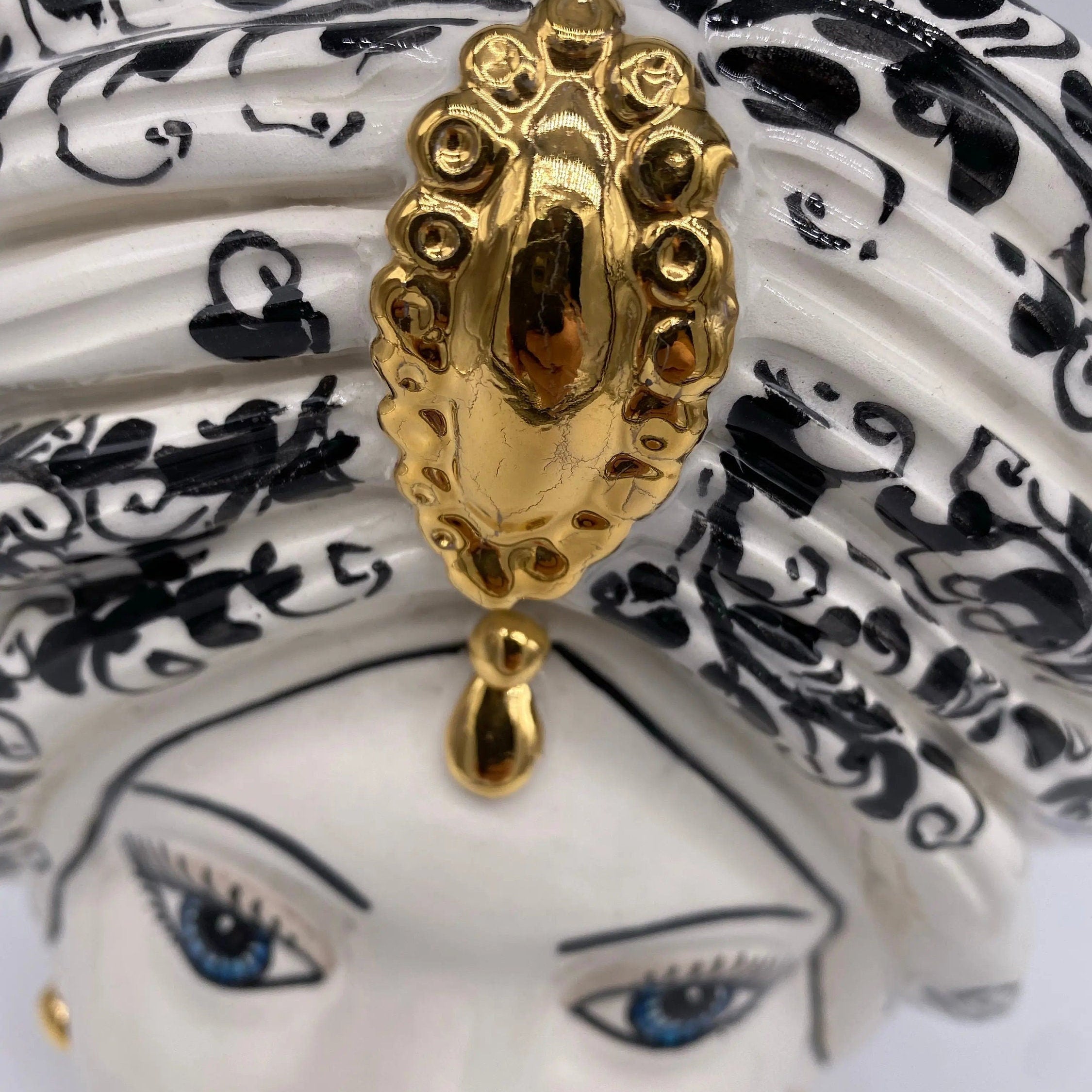 Teste di Moro Atena Ceramica Caltagirone cm H.24 L.18 Artigianale Opaco Bianco Barocco Oro DD CERAMICHE SICILIANE