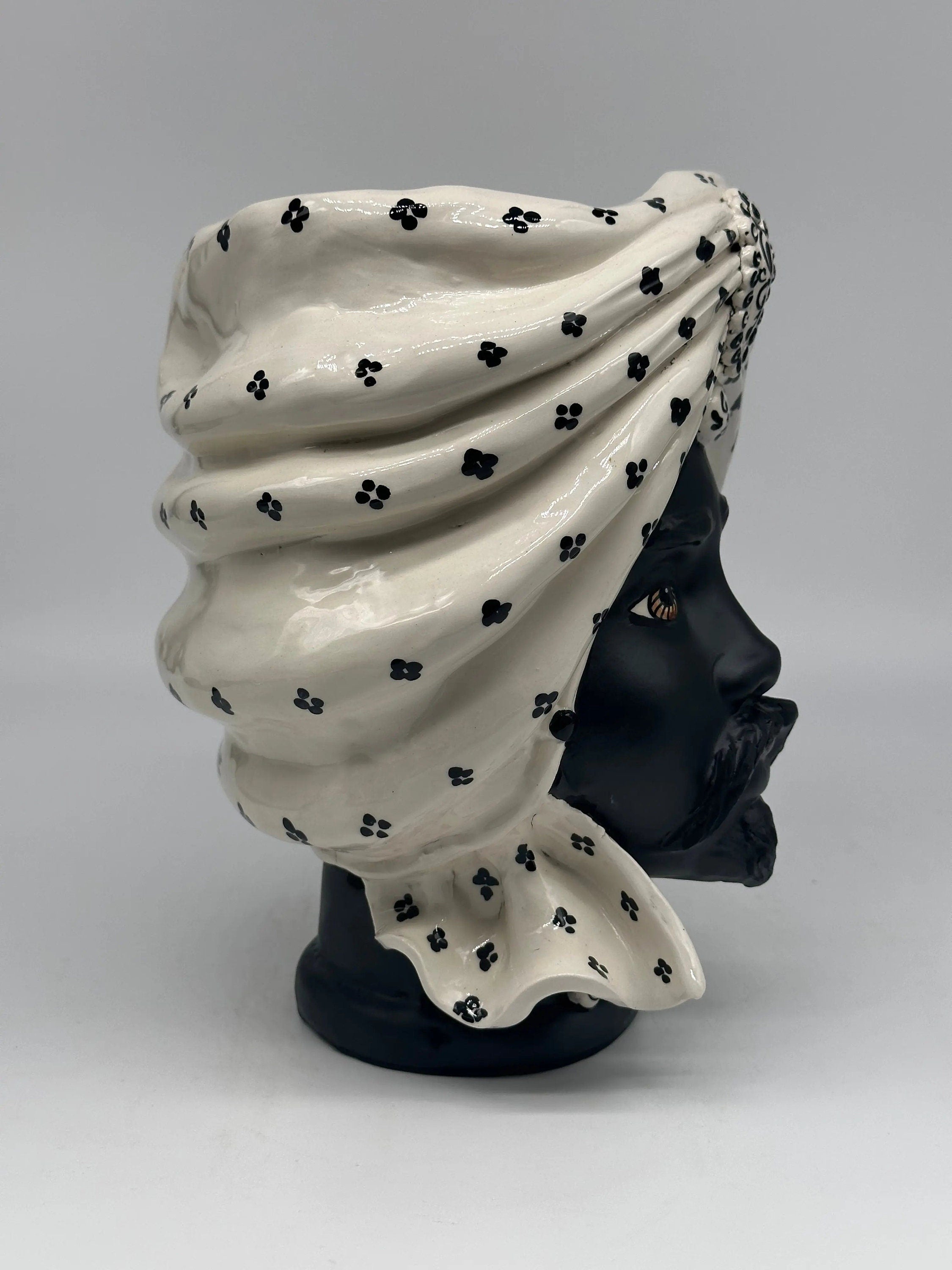Teste di Moro Atena Ceramica Caltagirone cm H.24 L.18 Artigianale Bianco Pois Nero Opaco DD CERAMICHE SICILIANE