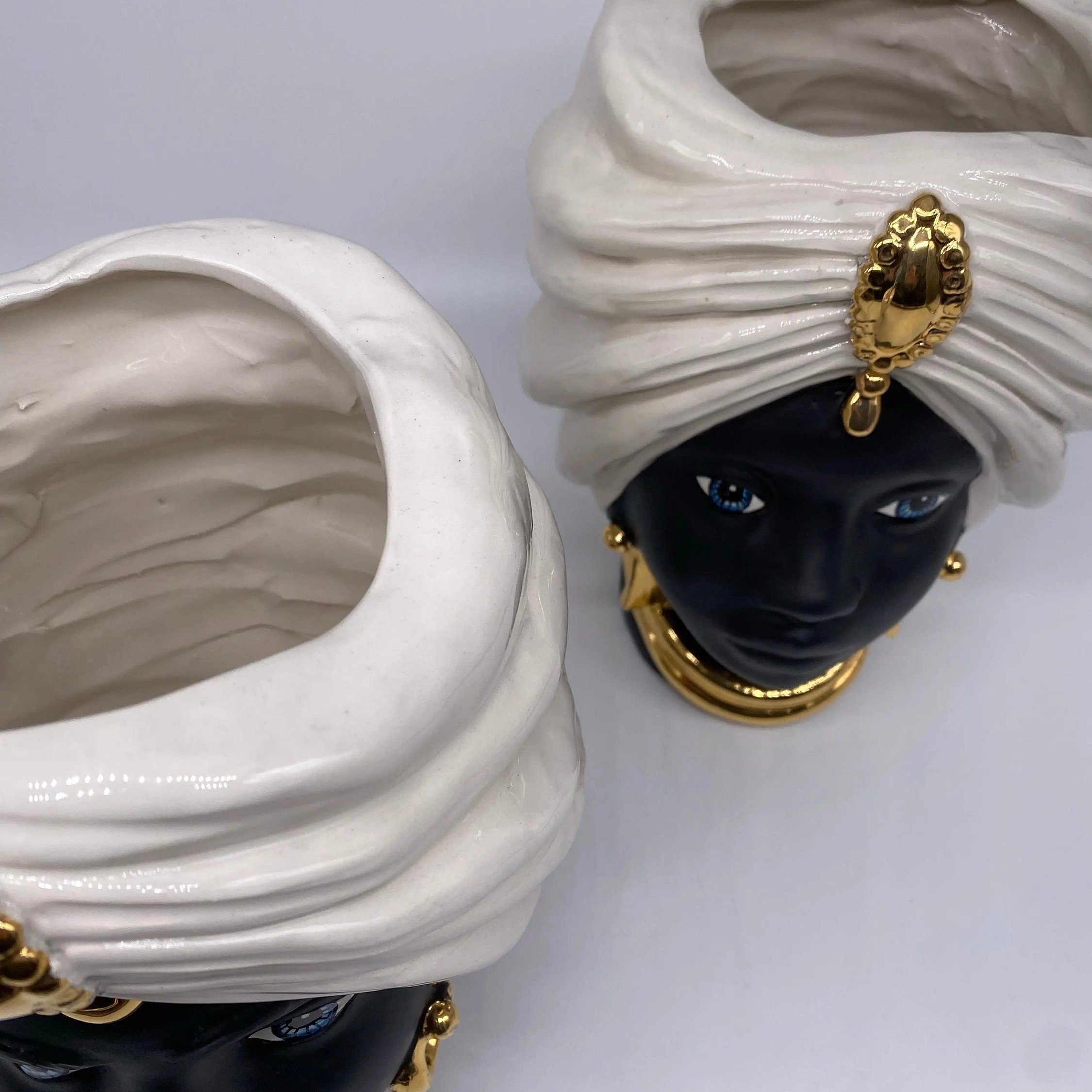 Teste di Moro Atena Ceramica Caltagirone cm H.24 L.18 Artigianale Bianco Nero Oro DD CERAMICHE SICILIANE