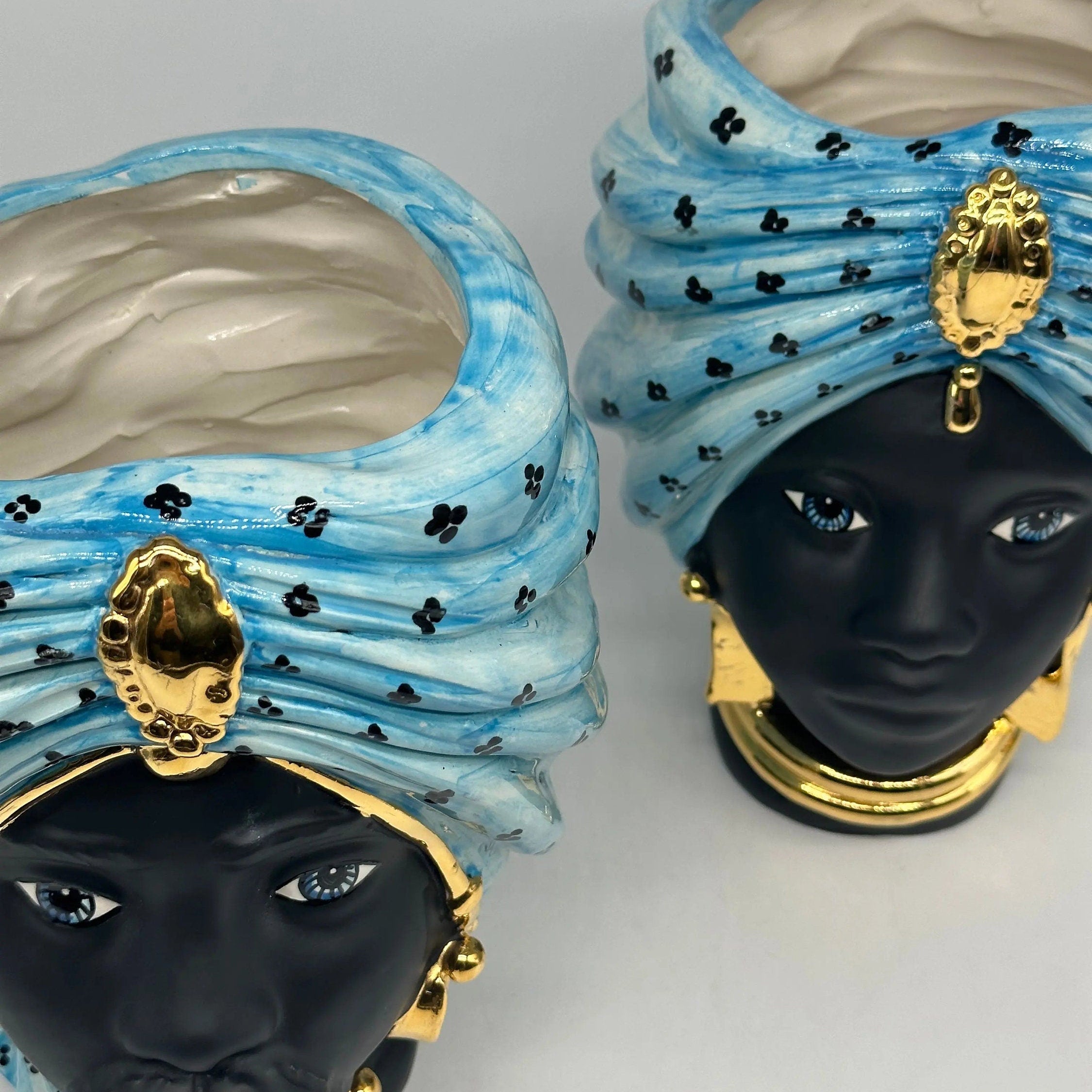 Teste di Moro Atena Ceramica Caltagirone cm H.24 L.18 Artigianale Celeste Pois Nero Oro DD CERAMICHE SICILIANE