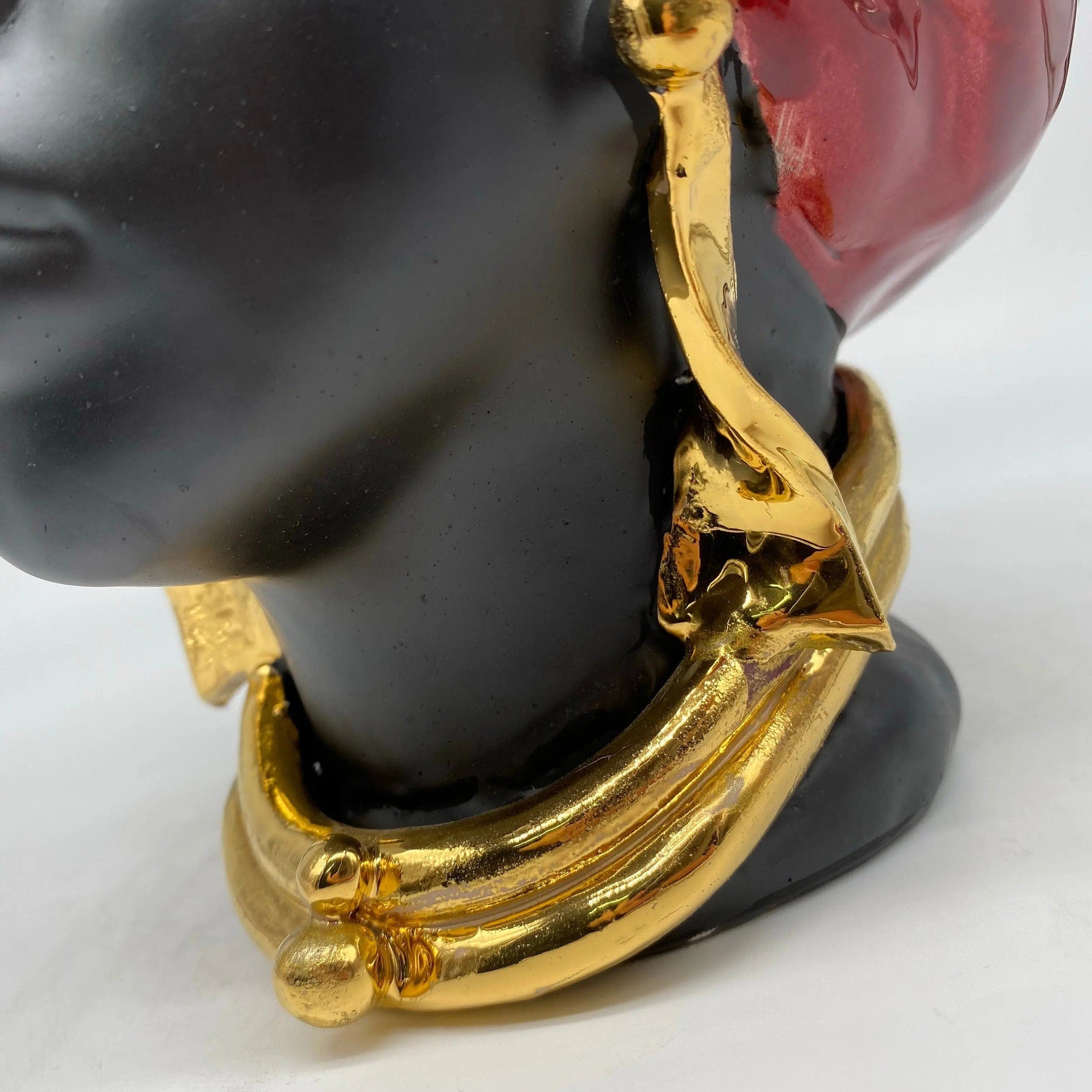 Teste di Moro Atena Ceramica Caltagirone cm H.24 L.18 Artigianale Bordeaux Opaco Oro DD CERAMICHE SICILIANE