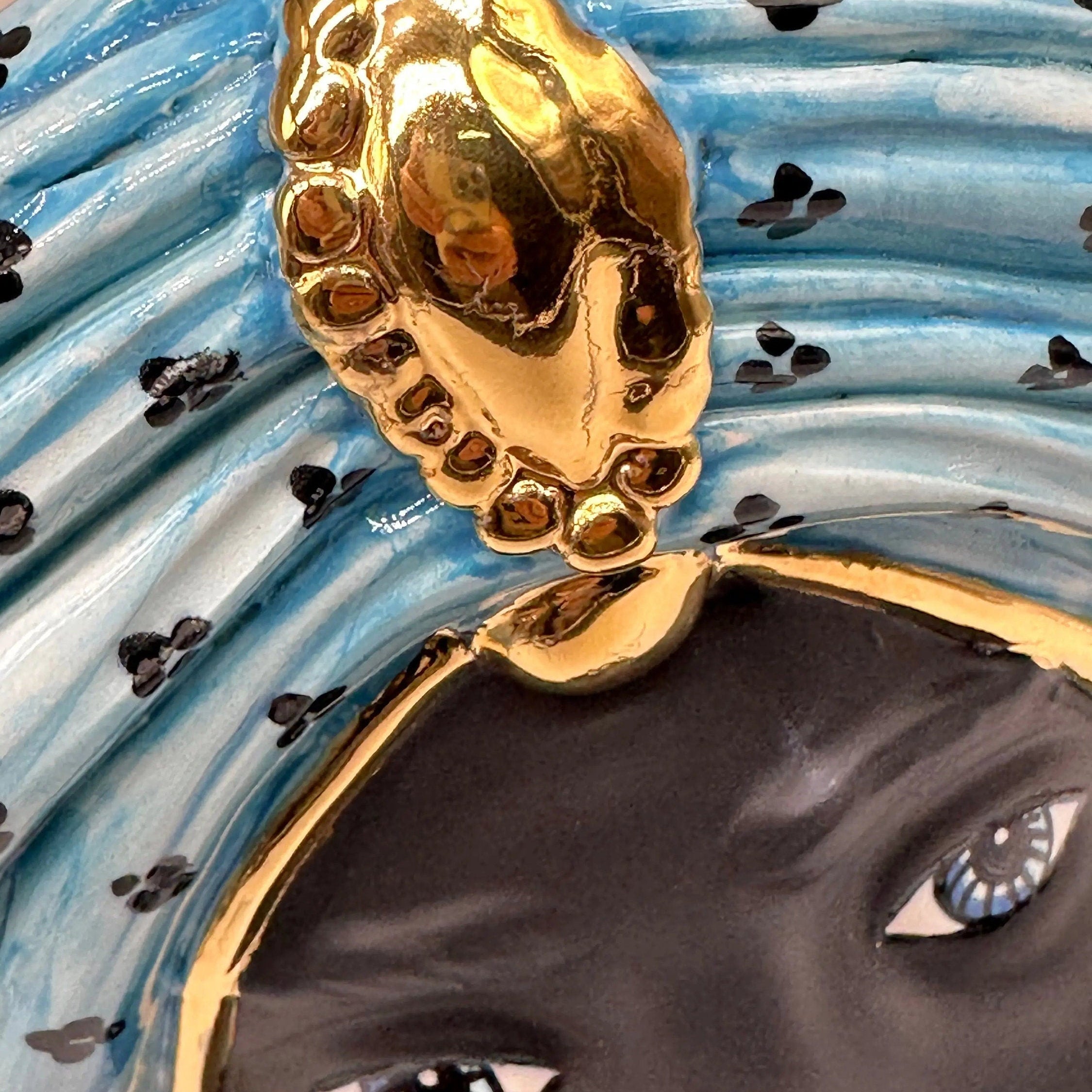 Teste di Moro Atena Ceramica Caltagirone cm H.24 L.18 Artigianale Celeste Pois Nero Oro DD CERAMICHE SICILIANE