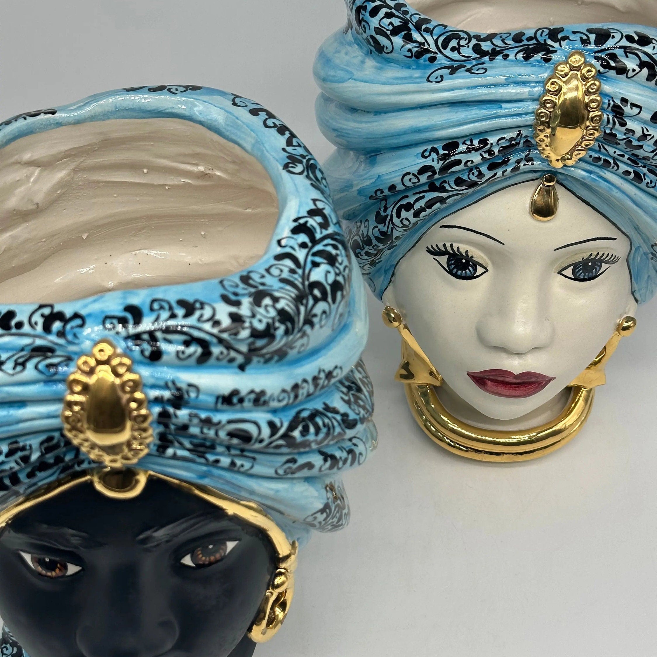 Teste di Moro Atena Ceramica Caltagirone cm H.24 L.18 Artigianale Opaco Celeste Barocco Oro DD CERAMICHE SICILIANE