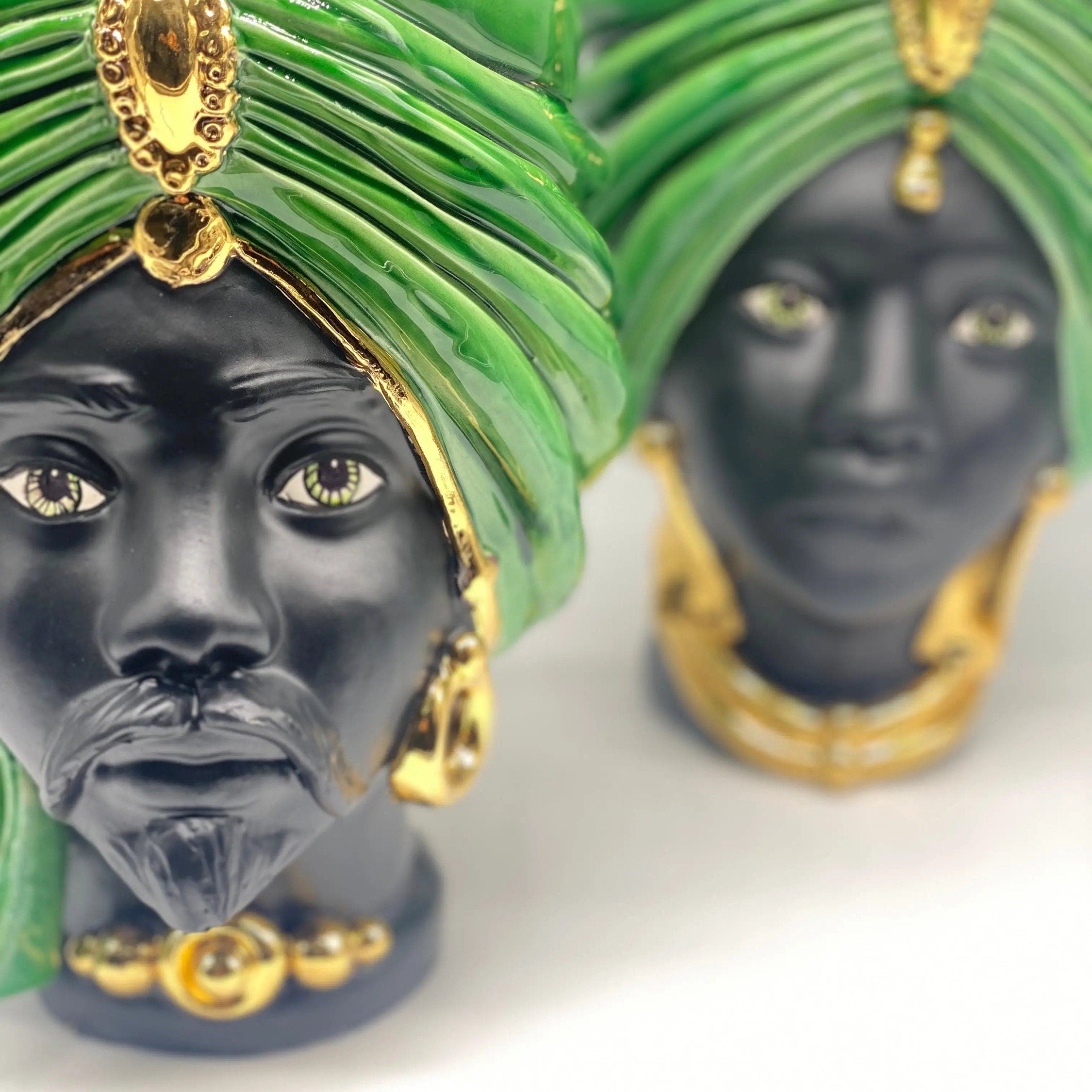 Teste di Moro Atena Ceramica Caltagirone cm H.24 L.18 Artigianale Verde Cristallo Opaco Oro DD CERAMICHE SICILIANE