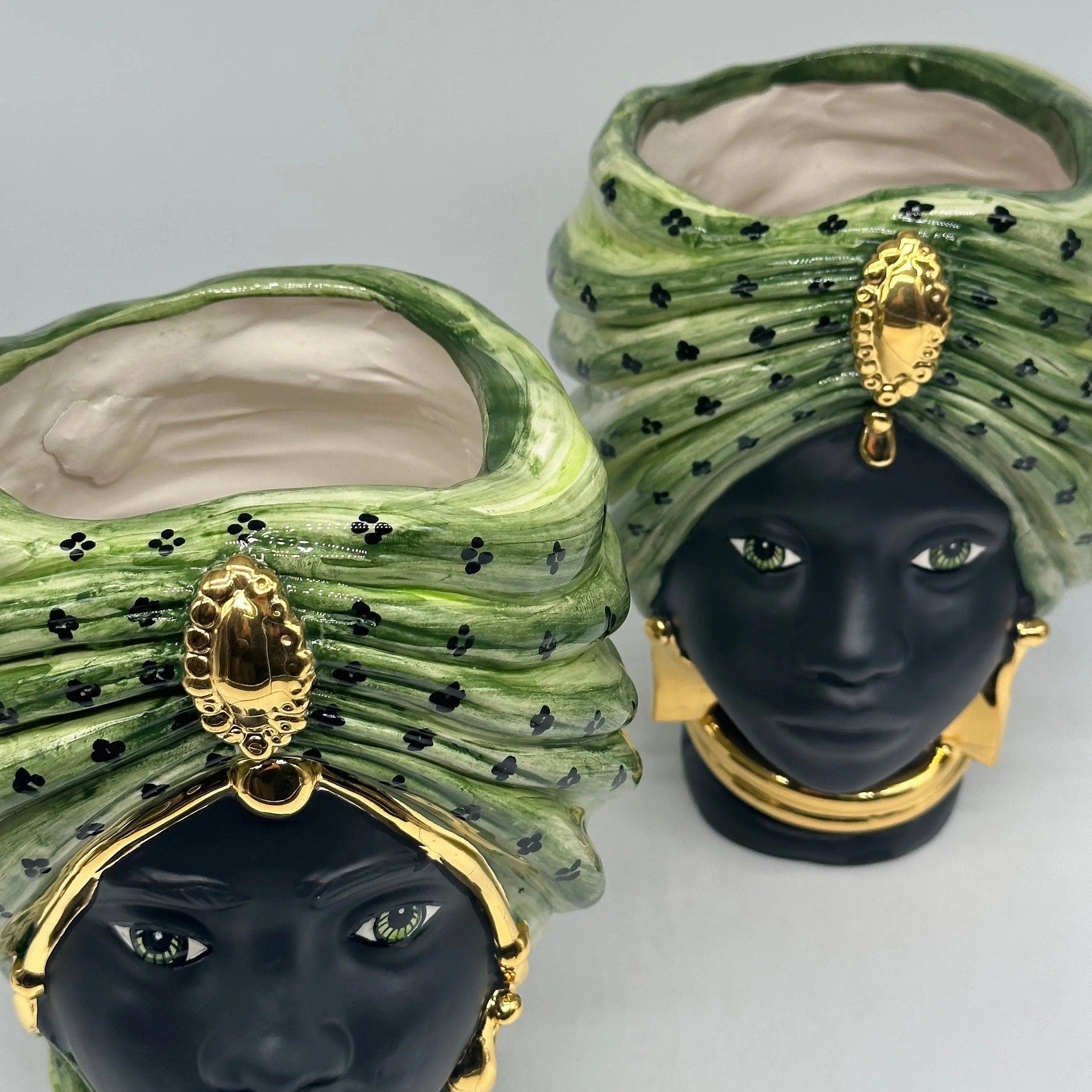 Teste di Moro Atena Ceramica Caltagirone cm H.24 L.18 Artigianale Verde Pois Nero Oro DD CERAMICHE SICILIANE
