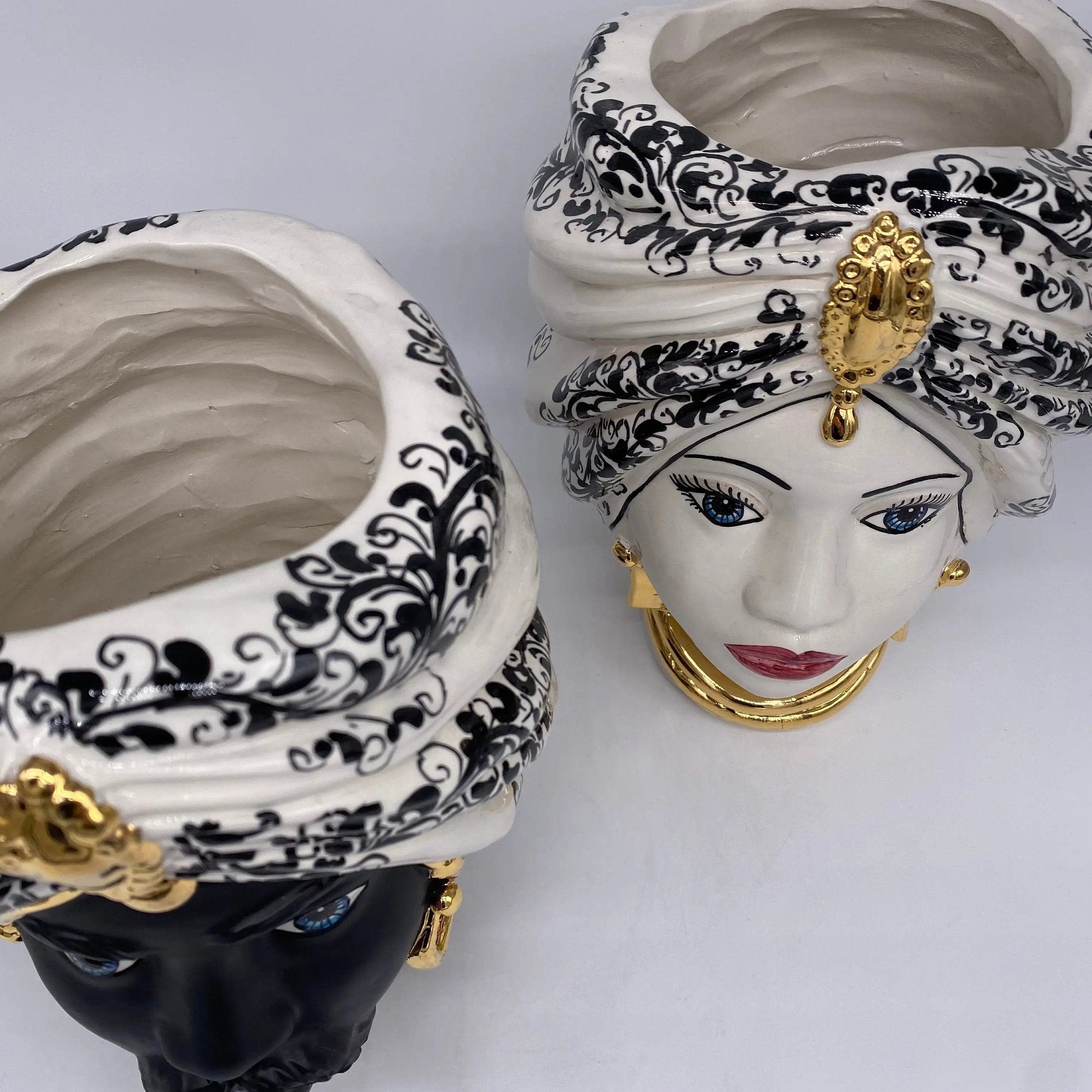 Teste di Moro Atena Ceramica Caltagirone cm H.24 L.18 Artigianale Opaco Bianco Barocco Oro DD CERAMICHE SICILIANE