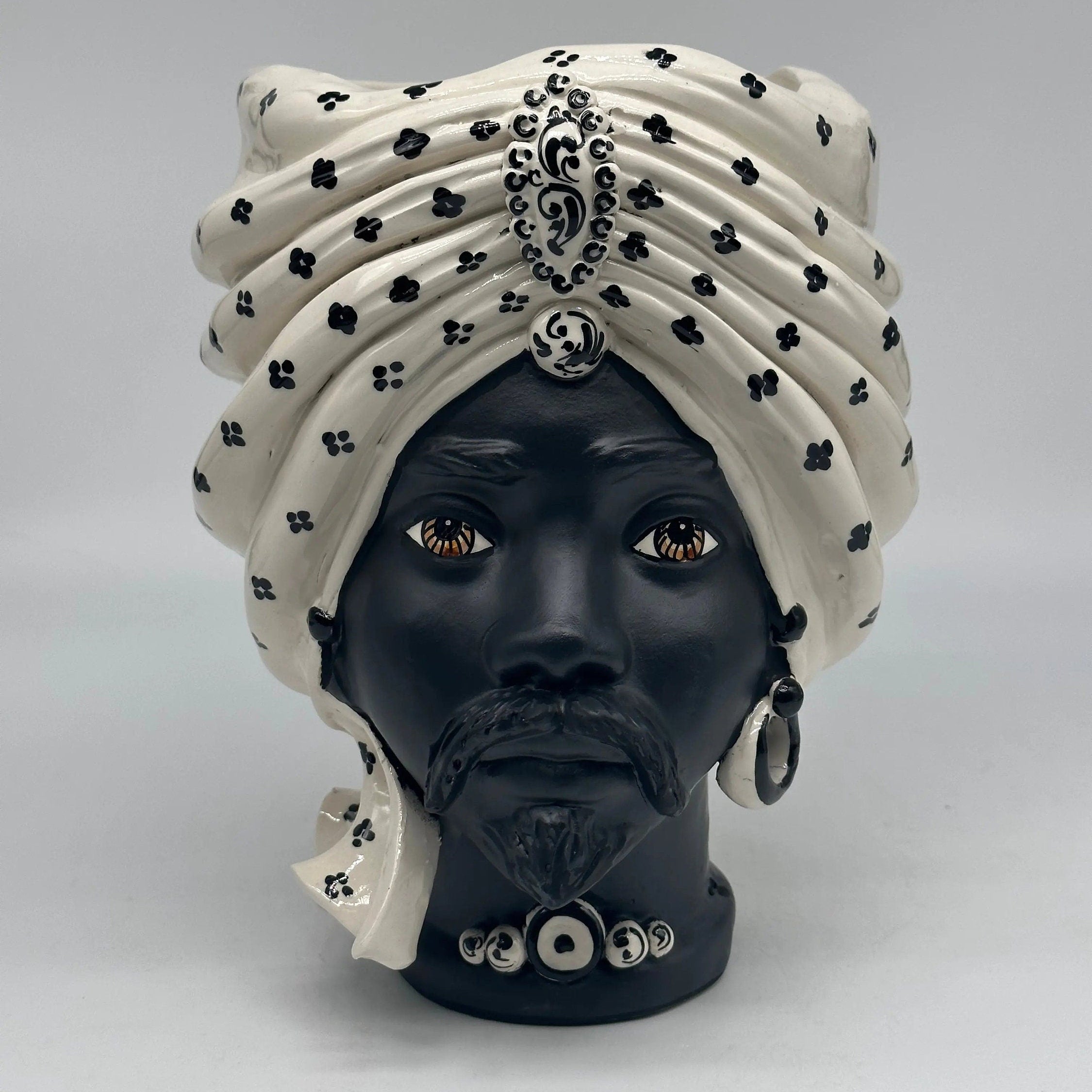 Teste di Moro Atena Ceramica Caltagirone cm H.24 L.18 Artigianale Bianco Pois Nero Opaco DD CERAMICHE SICILIANE