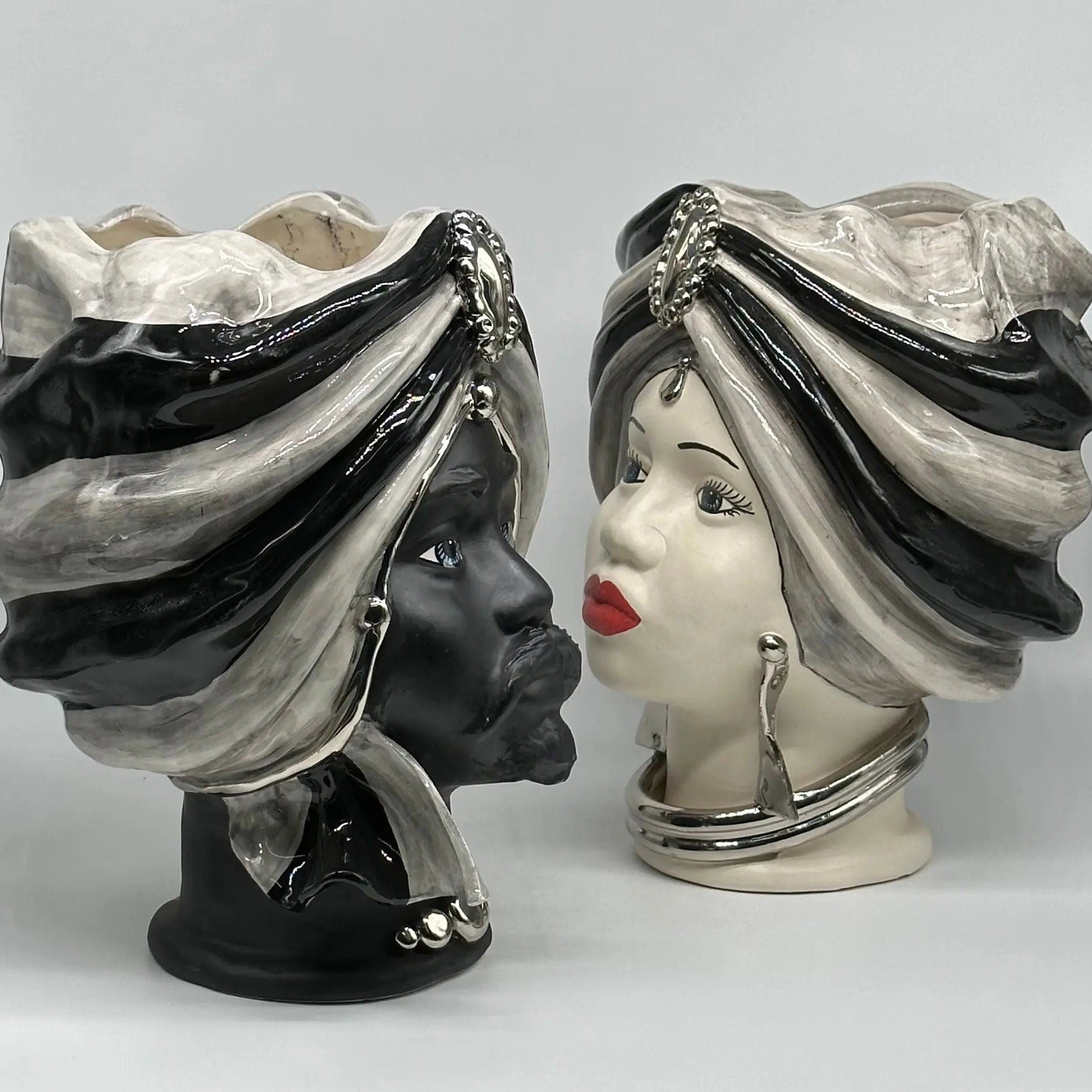 Teste di Moro Atena Ceramica Caltagirone cm H.30 L.23 Artigianale Grigio Nero Platino v.2 DD CERAMICHE SICILIANE