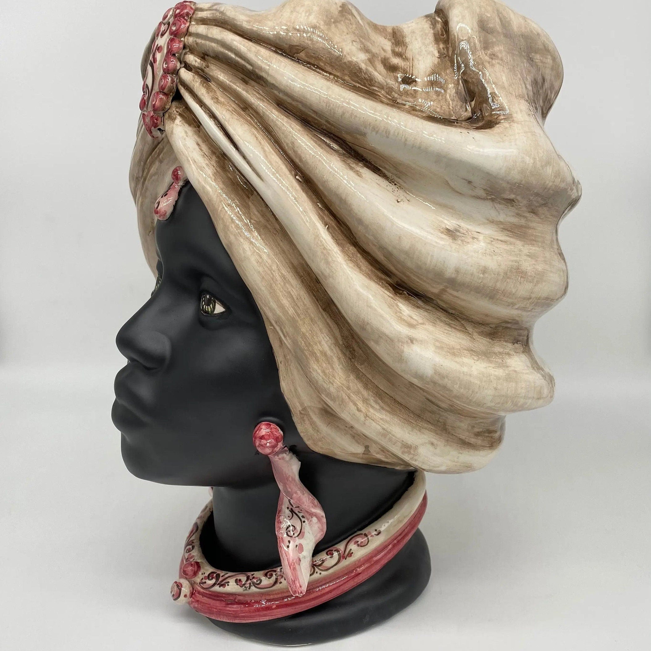 Teste di Moro Atena Ceramica Caltagirone cm H.30 L.23 Artigianale Écru Nero Viola DD CERAMICHE SICILIANE