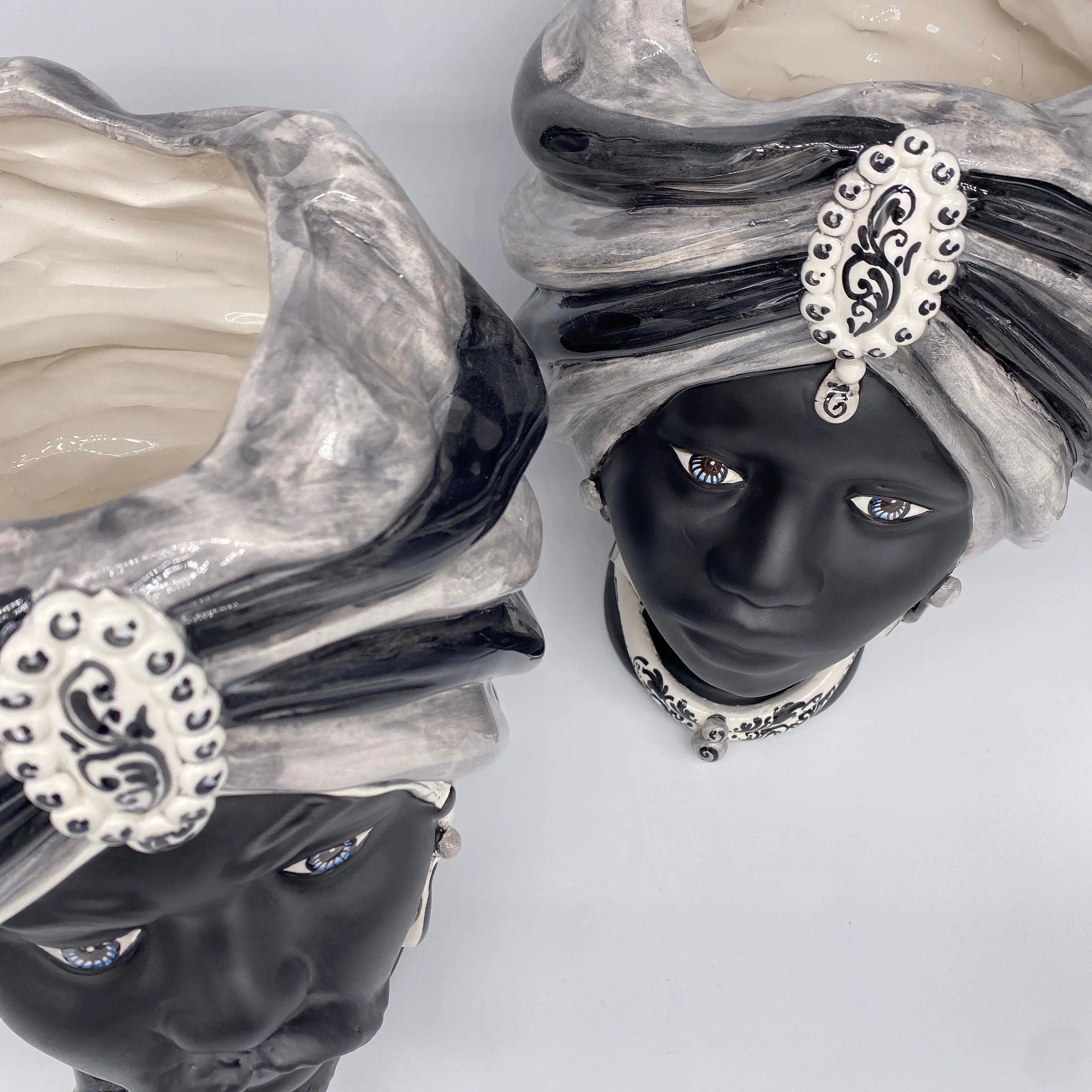 Teste di Moro Atena Ceramica Caltagirone cm H.30 L.23 Artigianale Grigio Nero DD CERAMICHE SICILIANE