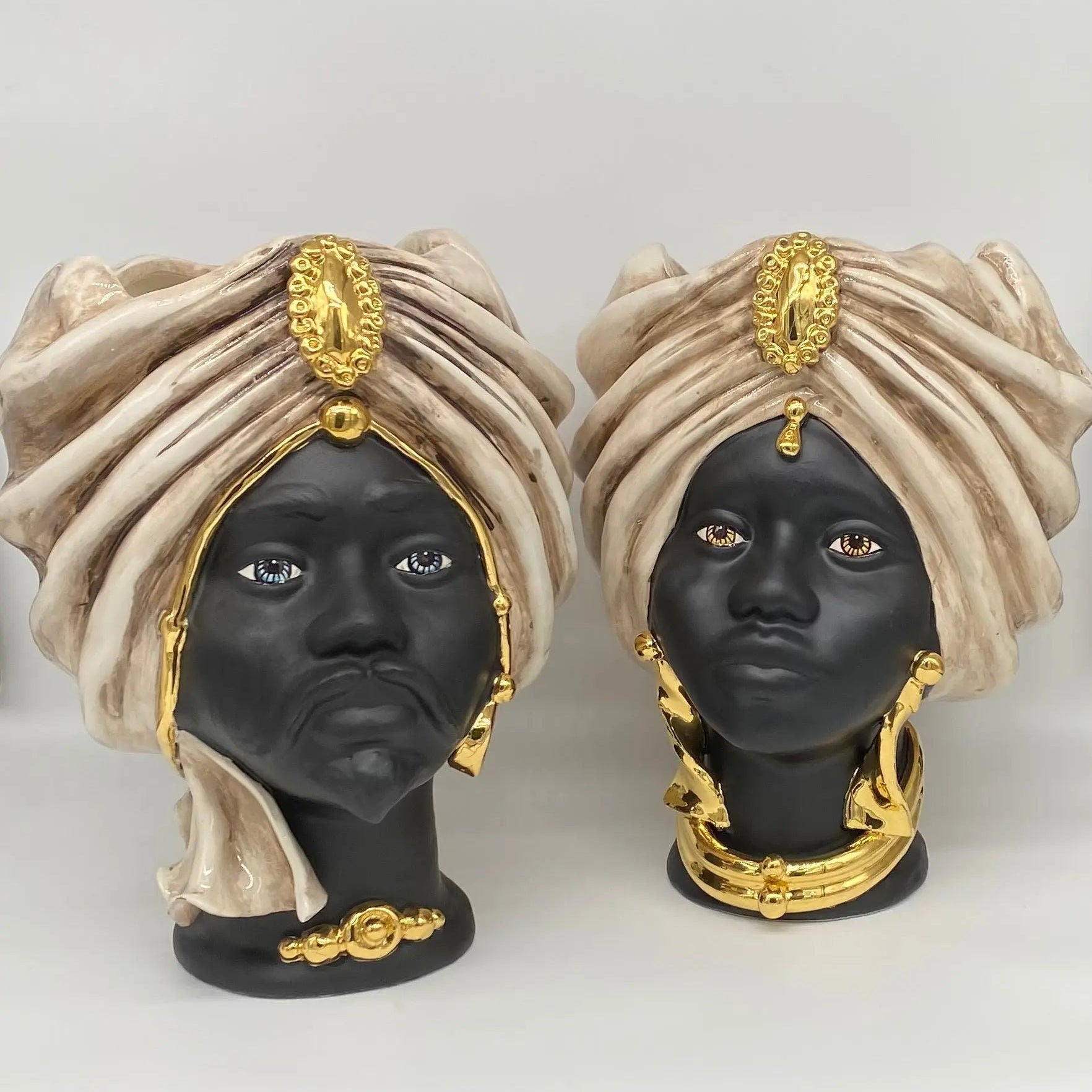 Teste di Moro Atena Ceramica Caltagirone cm H.30 L.23 Artigianale Écru Nero Oro DD CERAMICHE SICILIANE