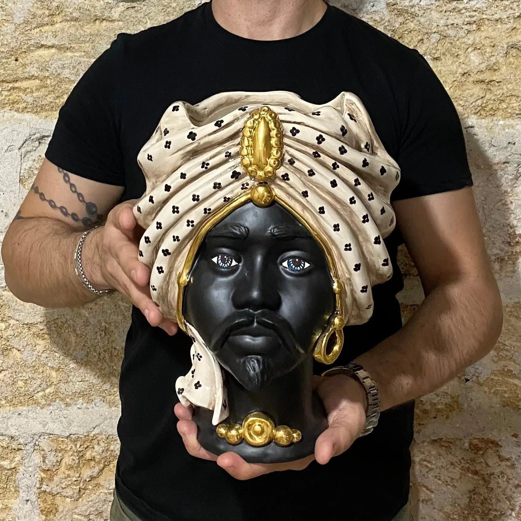 Teste di Moro Atena Ceramica Caltagirone cm H.30 L.23 Artigianale Écru Pois Nero Oro DD CERAMICHE SICILIANE