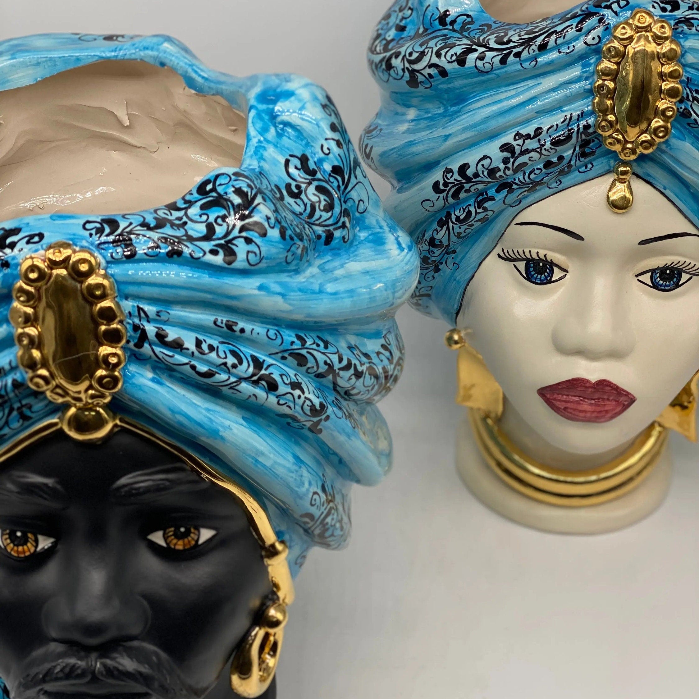 Teste di Moro Atena Ceramica Caltagirone cm H.30 L.23 Artigianale Opaco Celeste Barocco Oro DD CERAMICHE SICILIANE