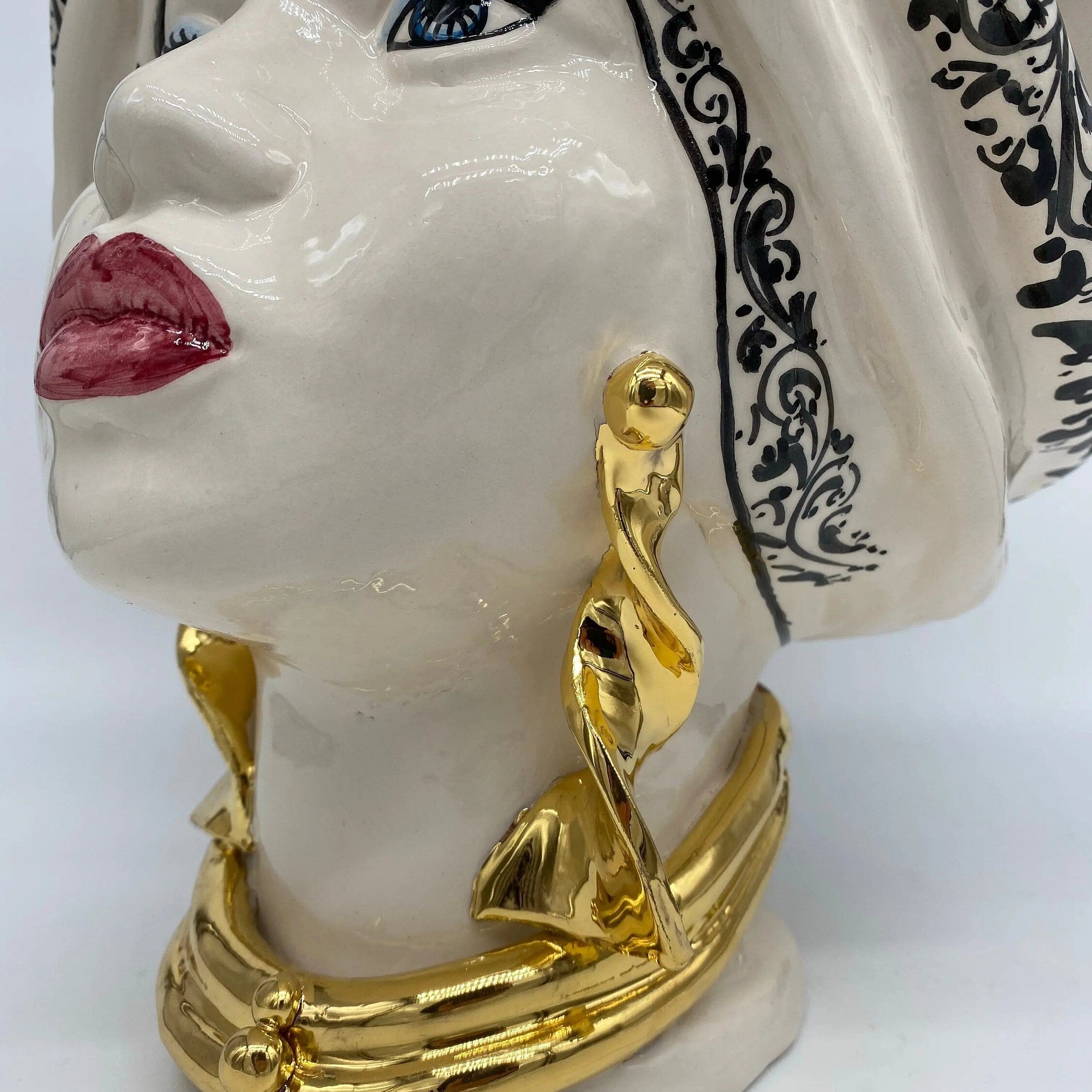 Teste di Moro Atena Ceramica Caltagirone cm H.30 L.23 Artigianale Bianco Decoro Barocco Oro DD CERAMICHE SICILIANE