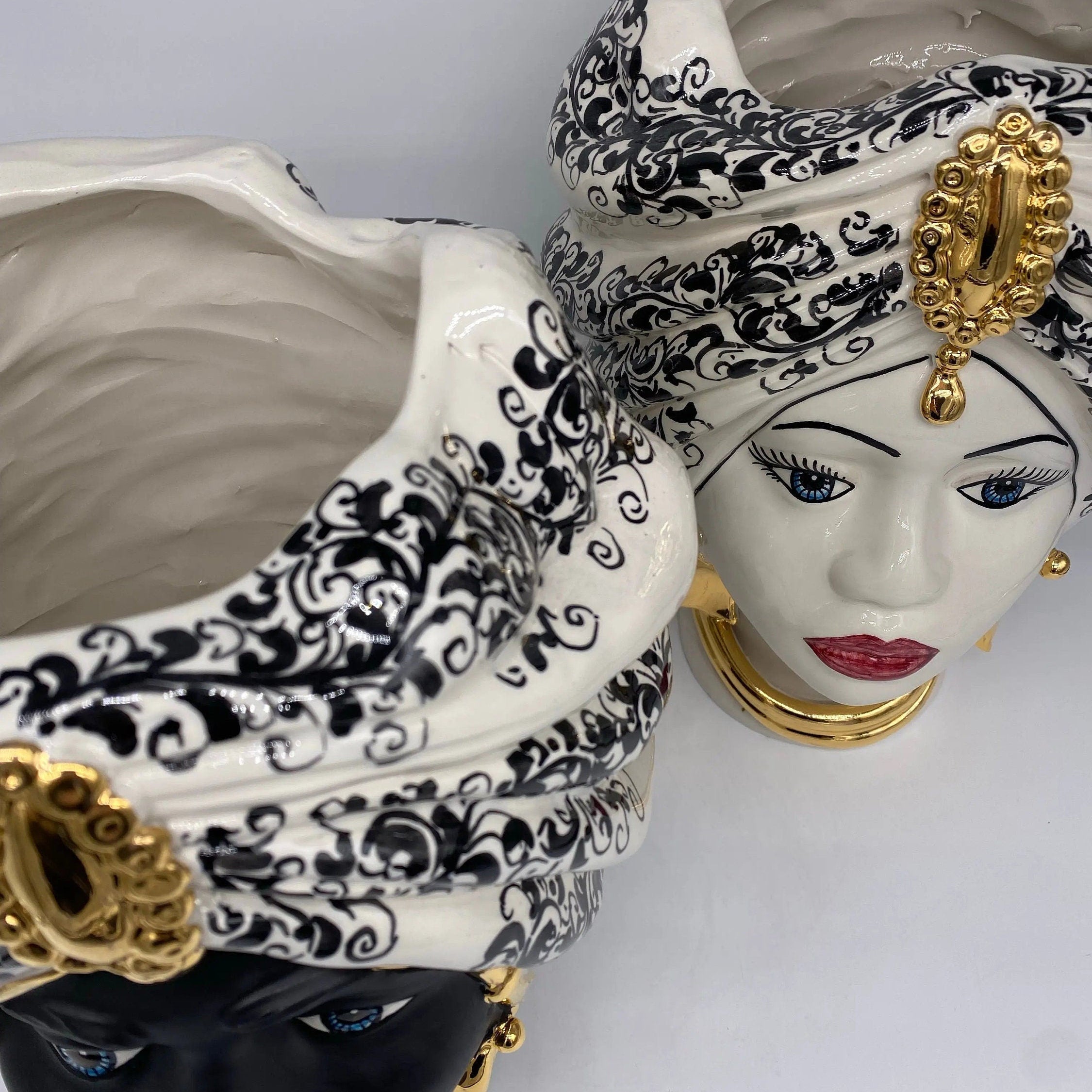 Teste di Moro Atena Ceramica Caltagirone cm H.30 L.23 Artigianale Opaco Bianco Barocco Oro DD CERAMICHE SICILIANE