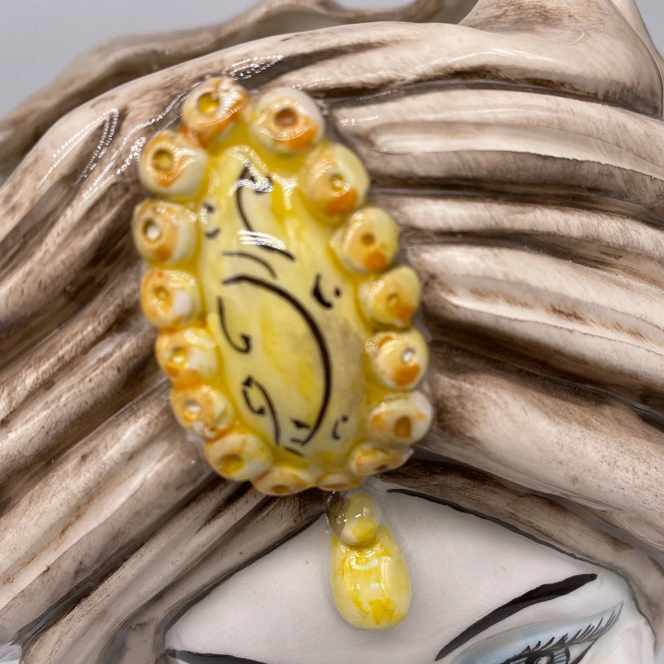 Teste di Moro Atena Ceramica Caltagirone cm H.30 L.23 Artigianale Écru Bianco Giallo DD CERAMICHE SICILIANE