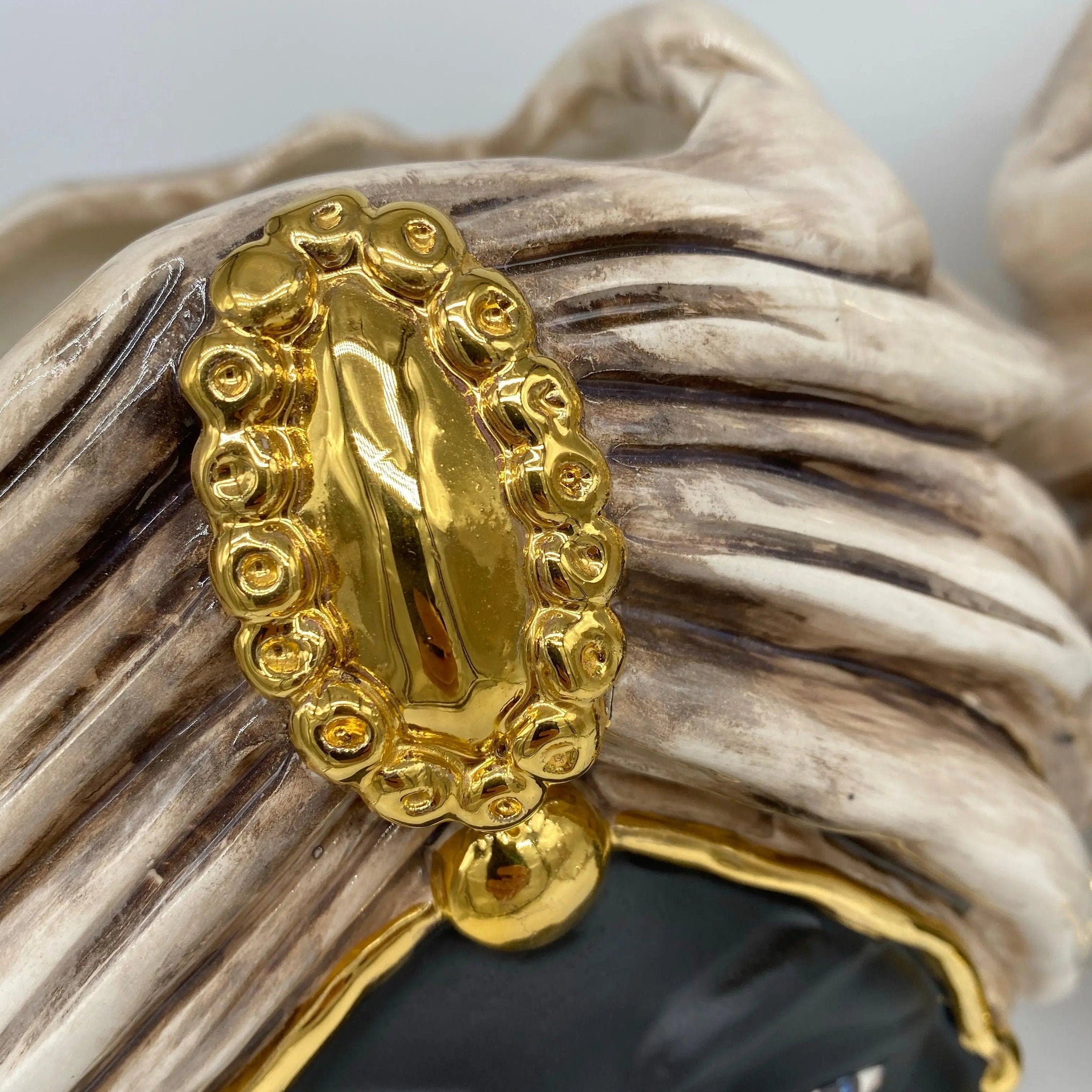 Teste di Moro Atena Ceramica Caltagirone cm H.30 L.23 Artigianale Écru Nero Oro DD CERAMICHE SICILIANE