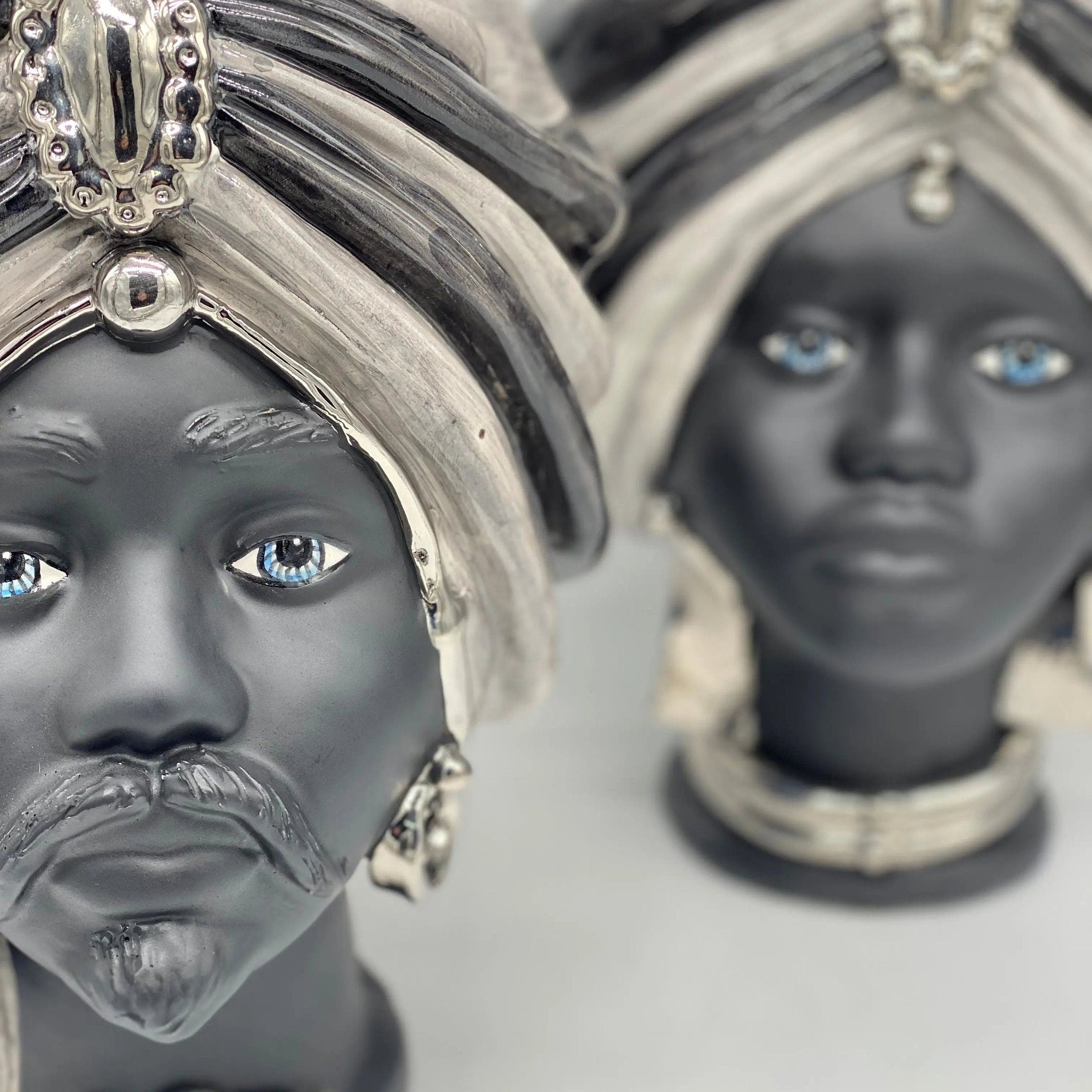 Teste di Moro Atena Ceramica Caltagirone cm H.30 L.23 Artigianale Grigio Nero Platino DD CERAMICHE SICILIANE