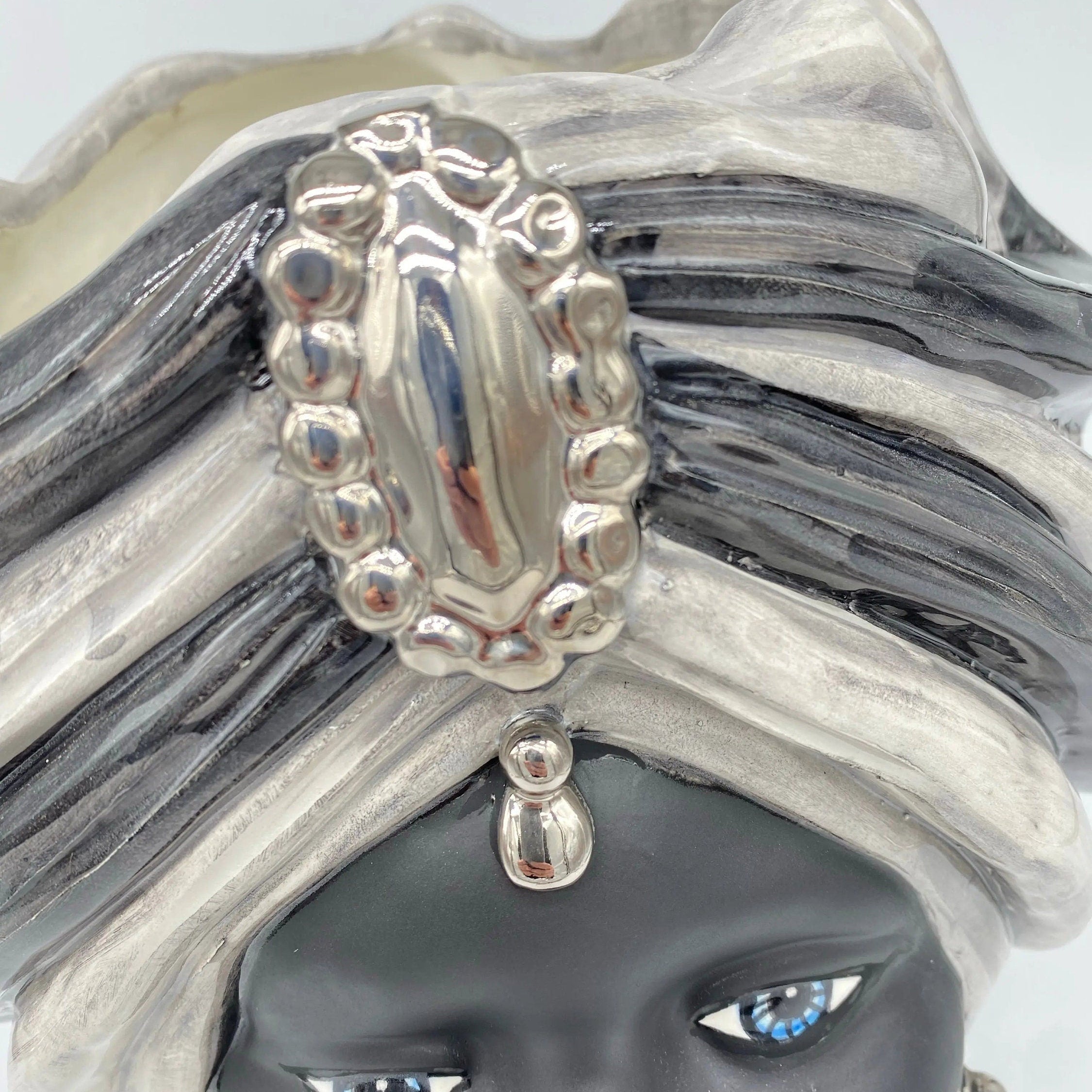 Teste di Moro Atena Ceramica Caltagirone cm H.30 L.23 Artigianale Grigio Nero Platino DD CERAMICHE SICILIANE