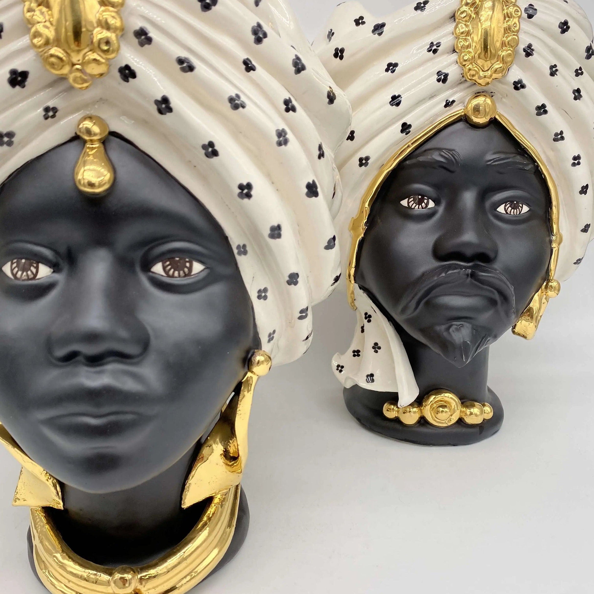Teste di Moro Atena Ceramica Caltagirone cm H.30 L.23 Artigianale Bianco Pois Nero Oro DD CERAMICHE SICILIANE