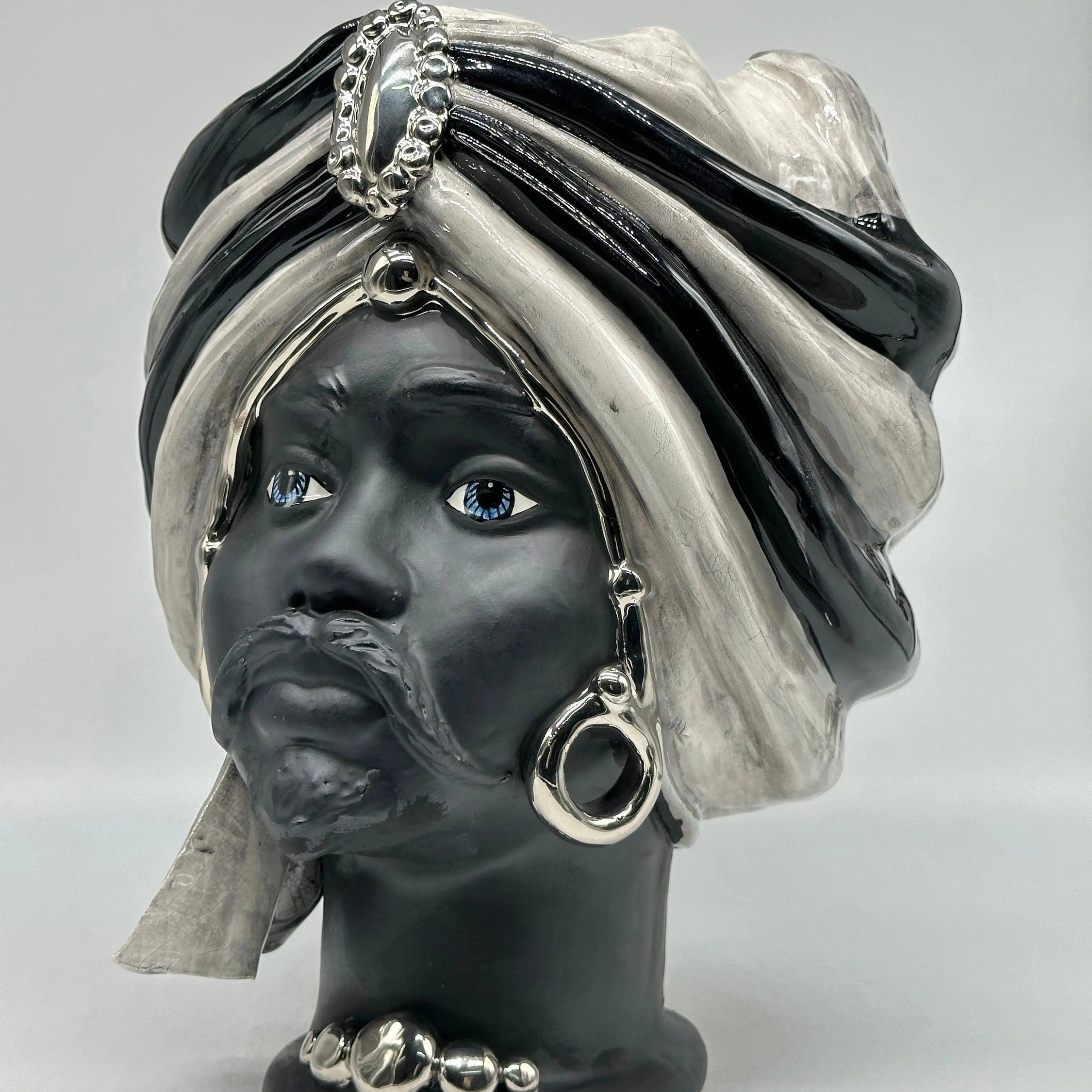 Teste di Moro Atena Ceramica Caltagirone cm H.30 L.23 Artigianale Grigio Nero Platino v.2 DD CERAMICHE SICILIANE