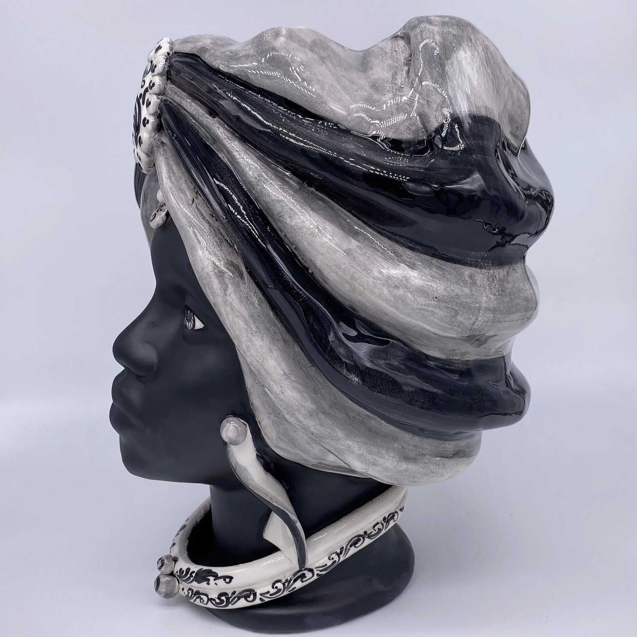 Teste di Moro Atena Ceramica Caltagirone cm H.30 L.23 Artigianale Grigio Nero DD CERAMICHE SICILIANE