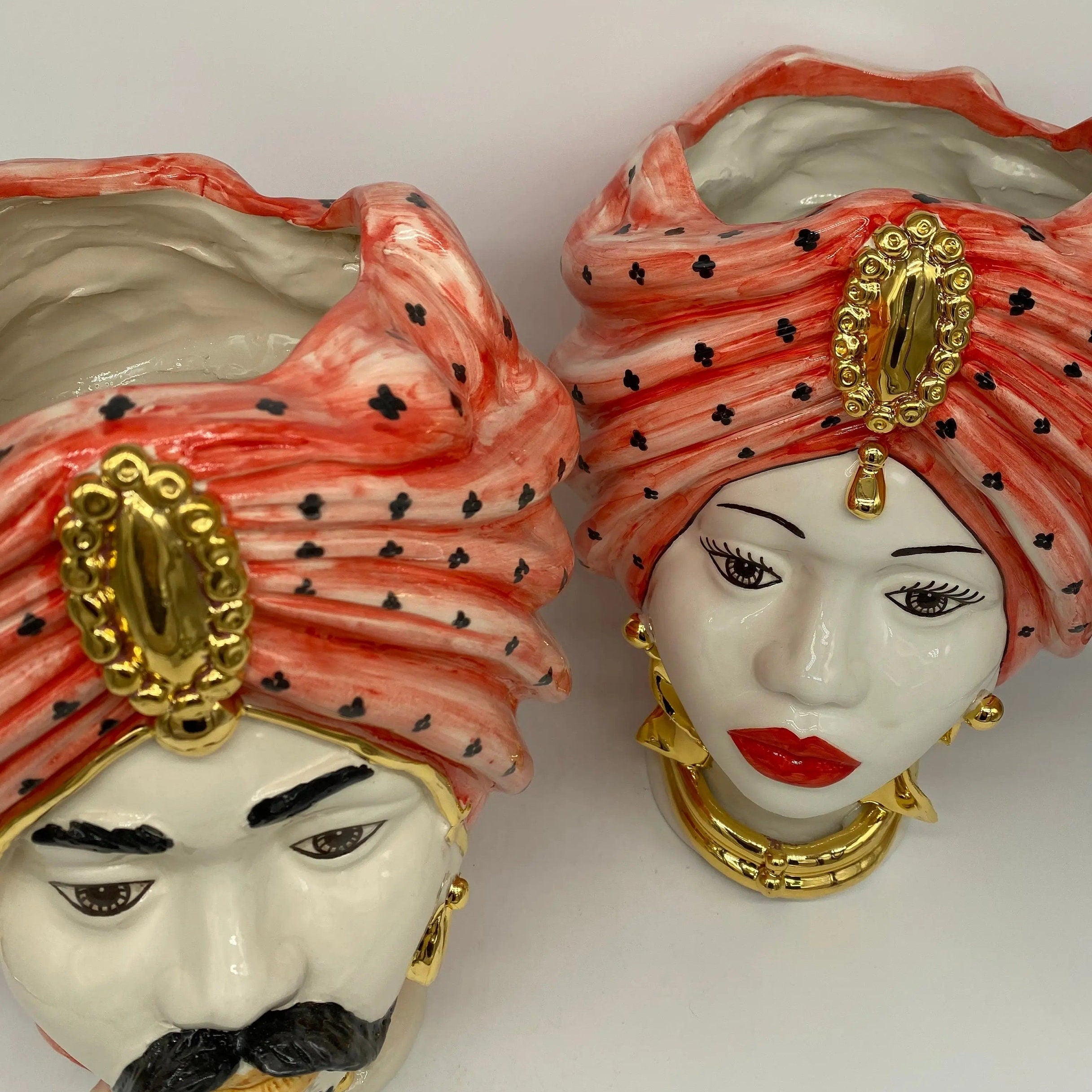 Teste di Moro Atena Ceramica Caltagirone cm H.30 L.23 Artigianale Rosso Pois Oro DD CERAMICHE SICILIANE