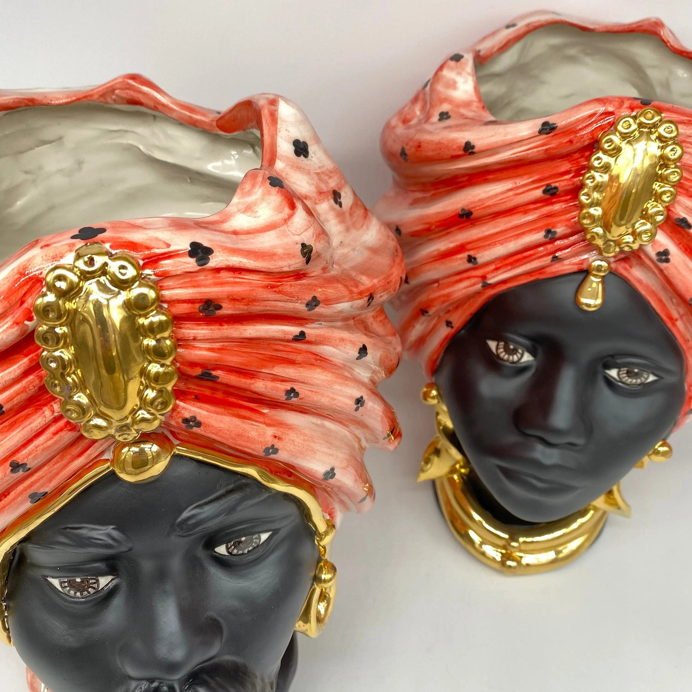 Teste di Moro Atena Ceramica Caltagirone cm H.30 L.23 Artigianale Rosso Pois Nero Oro DD CERAMICHE SICILIANE