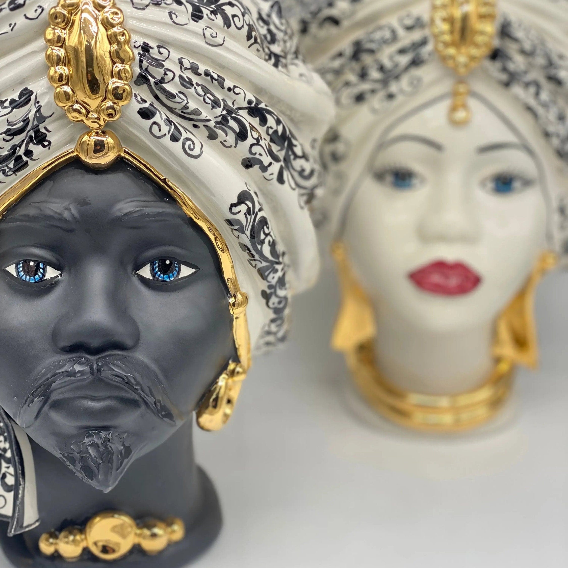 Teste di Moro Atena Ceramica Caltagirone cm H.30 L.23 Artigianale Opaco Bianco Barocco Oro DD CERAMICHE SICILIANE