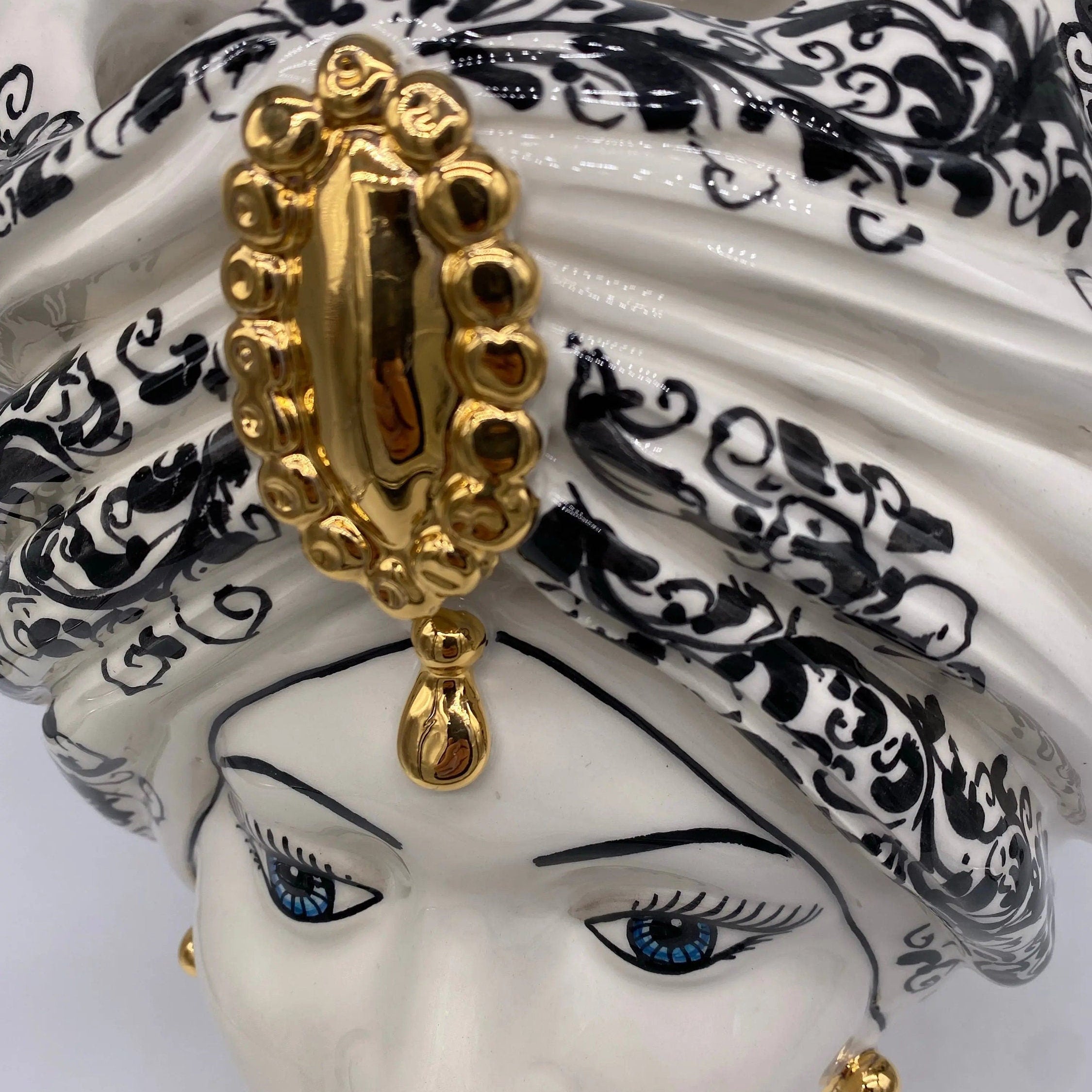 Teste di Moro Atena Ceramica Caltagirone cm H.30 L.23 Artigianale Opaco Bianco Barocco Oro DD CERAMICHE SICILIANE