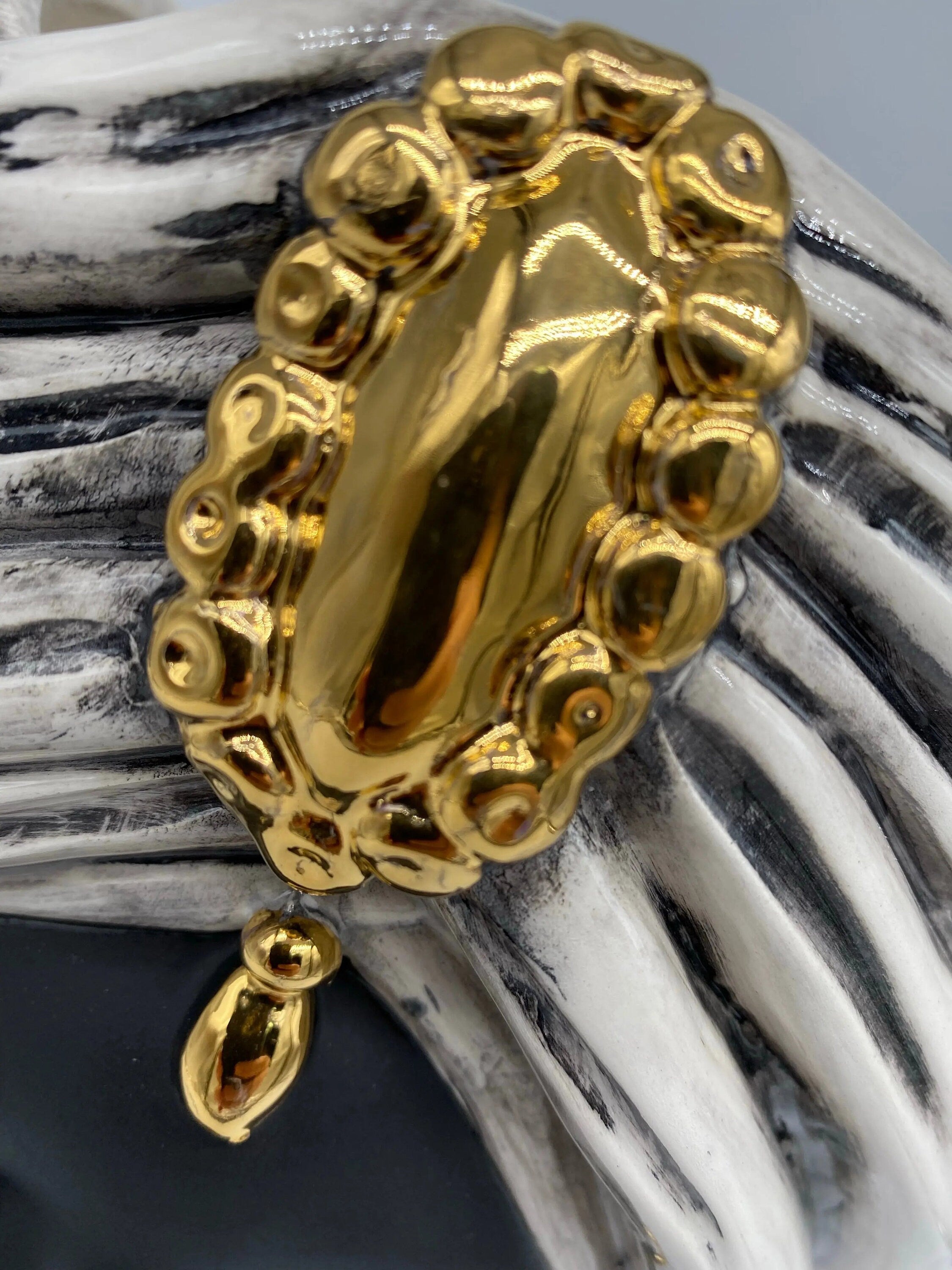 Teste di Moro Atena Ceramica Caltagirone cm H.30 L.23 Artigianale Ghiaccio Nero Oro DD CERAMICHE SICILIANE