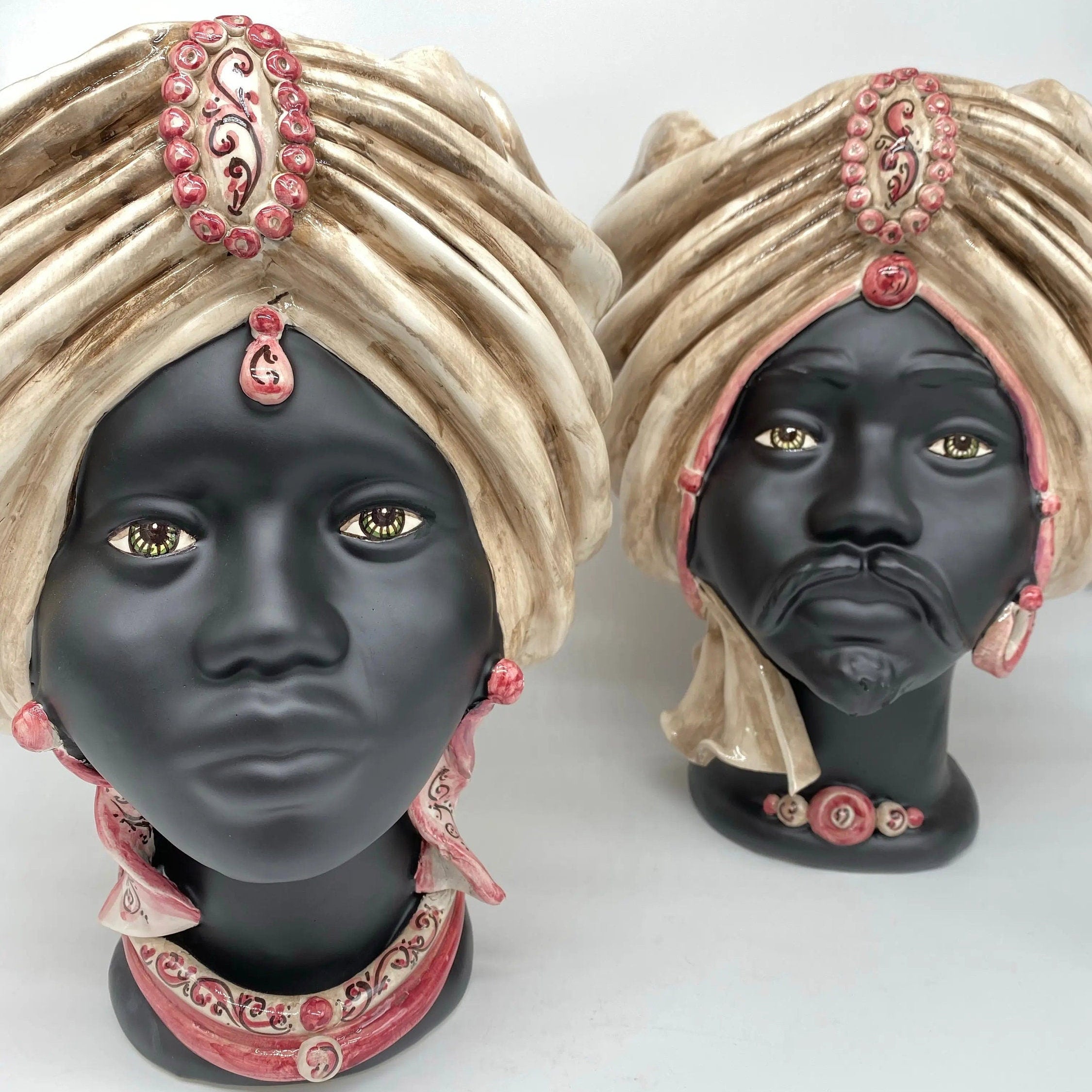 Teste di Moro Atena Ceramica Caltagirone cm H.30 L.23 Artigianale Écru Nero Viola DD CERAMICHE SICILIANE