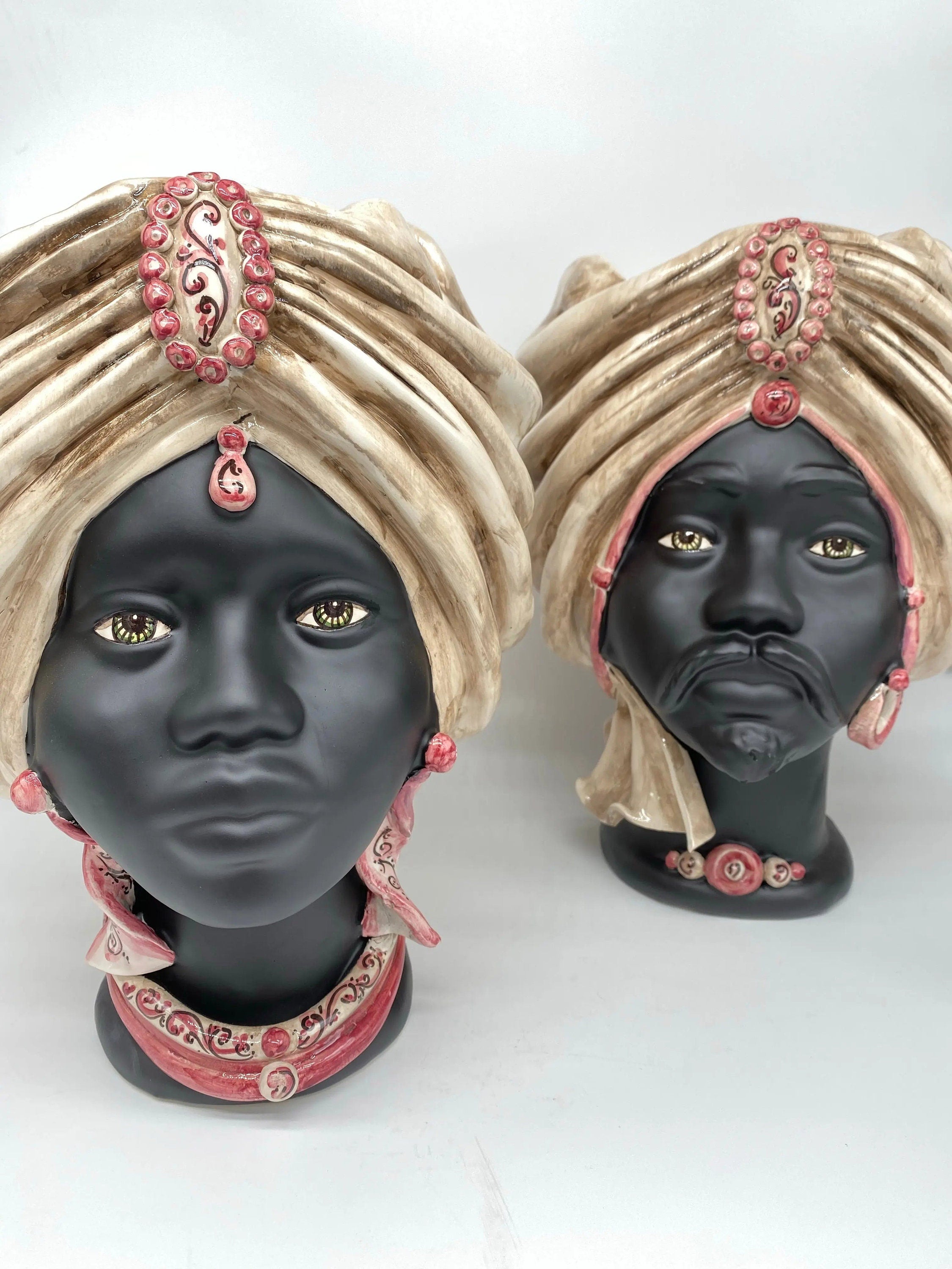 Teste di Moro Atena Ceramica Caltagirone cm H.30 L.23 Artigianale Écru Nero Viola DD CERAMICHE SICILIANE