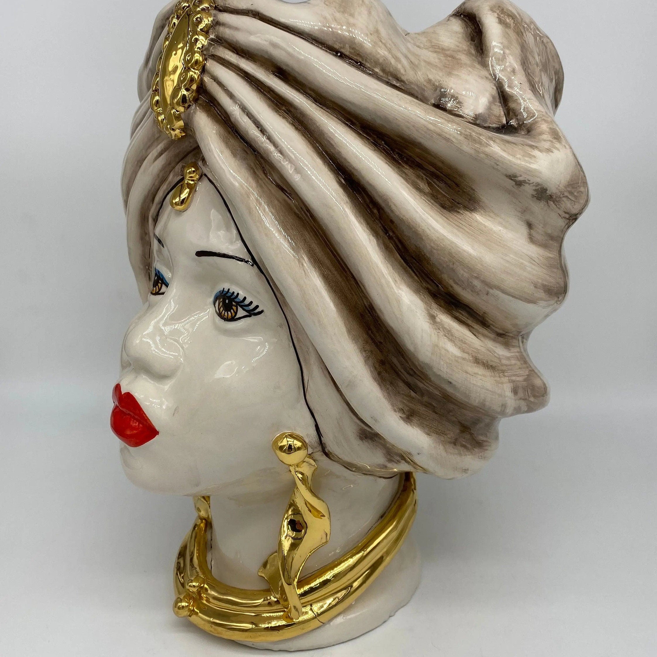 Teste di Moro Atena Ceramica Caltagirone cm H.30 L.23 Artigianale Écru Beige Oro DD CERAMICHE SICILIANE