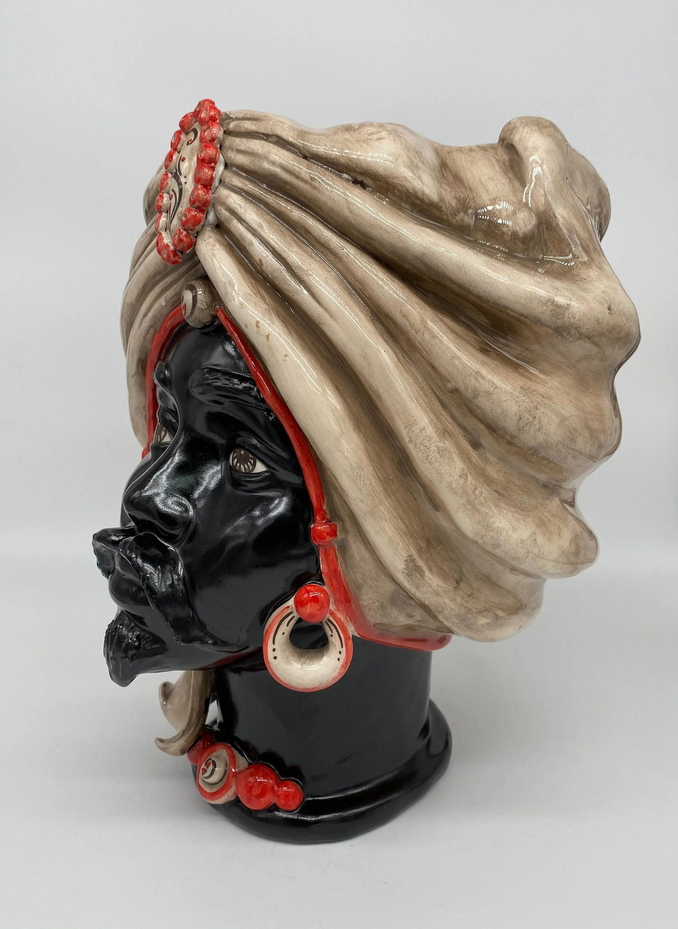 Teste di Moro Atena Ceramica Caltagirone cm H.30 L.23 Artigianale Écru Nero Rosso DD CERAMICHE SICILIANE
