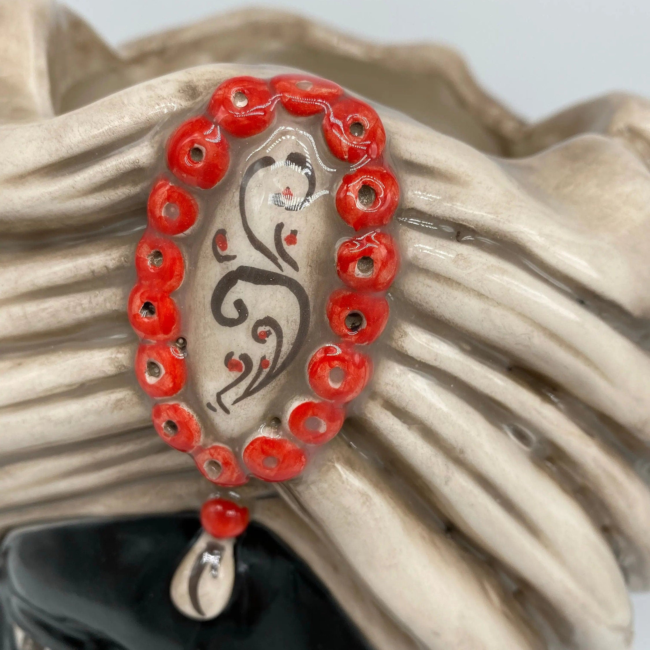 Teste di Moro Atena Ceramica Caltagirone cm H.30 L.23 Artigianale Écru Nero Rosso DD CERAMICHE SICILIANE