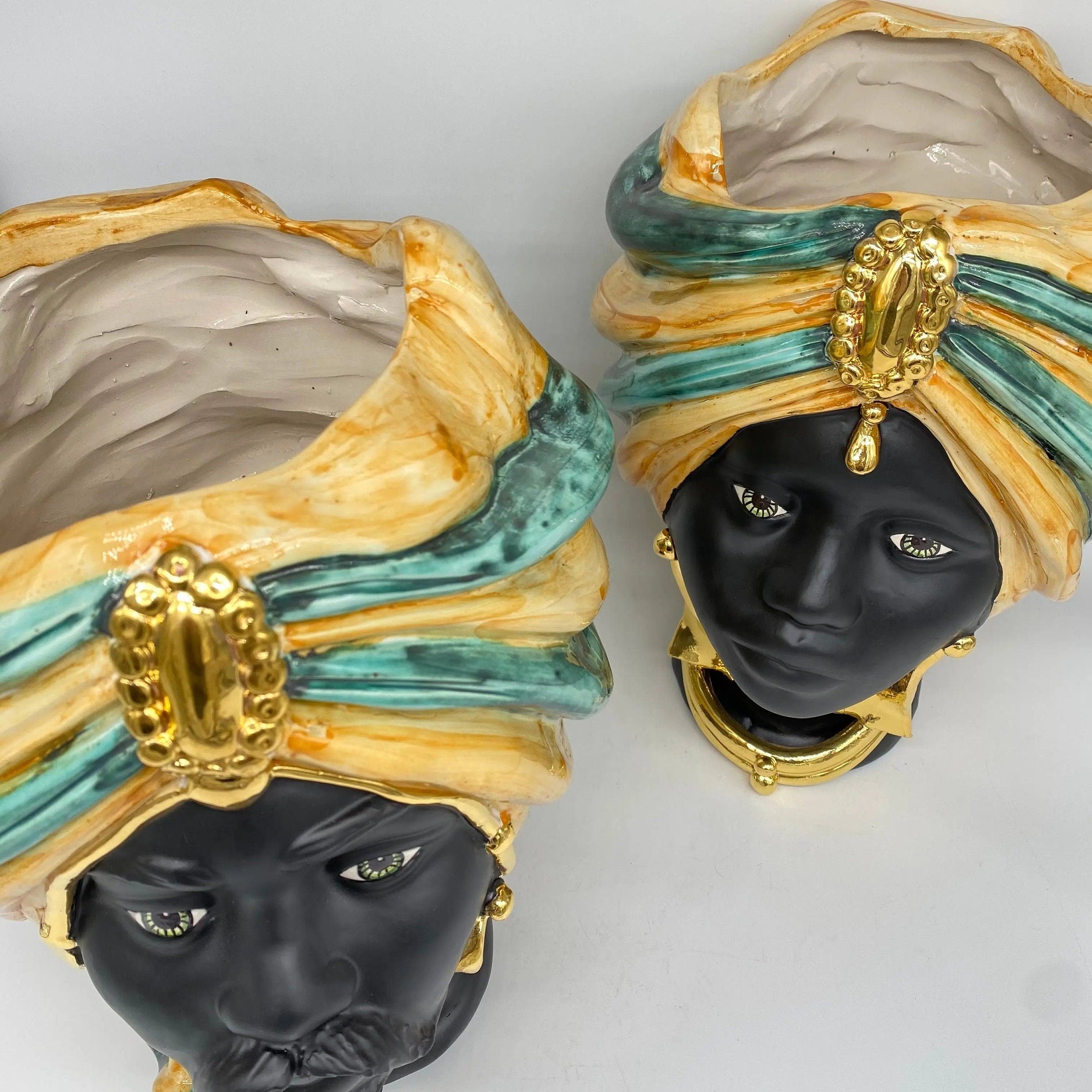 Teste di Moro Atena Ceramica Caltagirone cm H.30 L.23 Artigianale Ocra Verde Nero Oro DD CERAMICHE SICILIANE