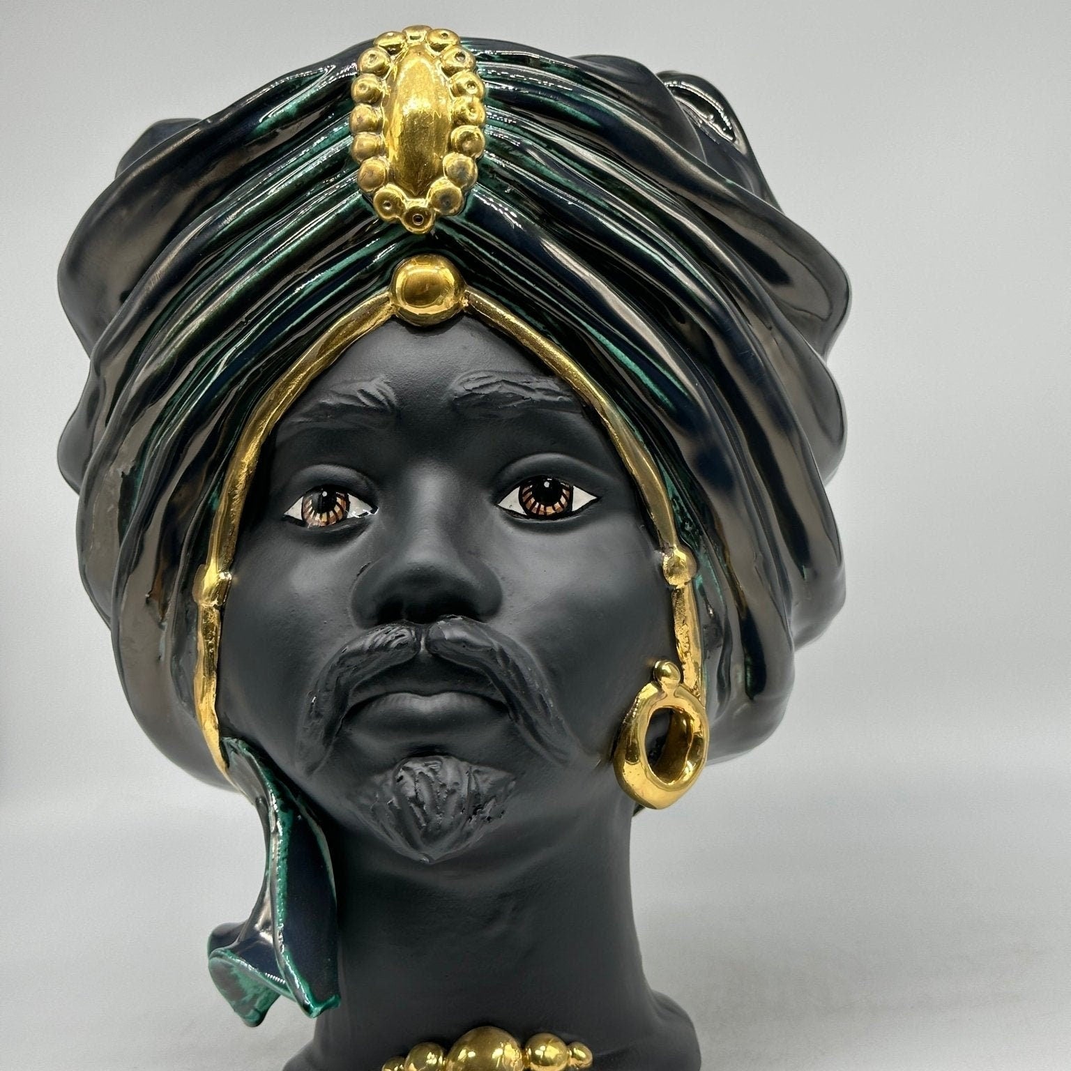 Teste di Moro Atena Ceramica Caltagirone cm H.30 L.23 Artigianale Verde Rame Nero Oro - DD CERAMICHE SICILIANE