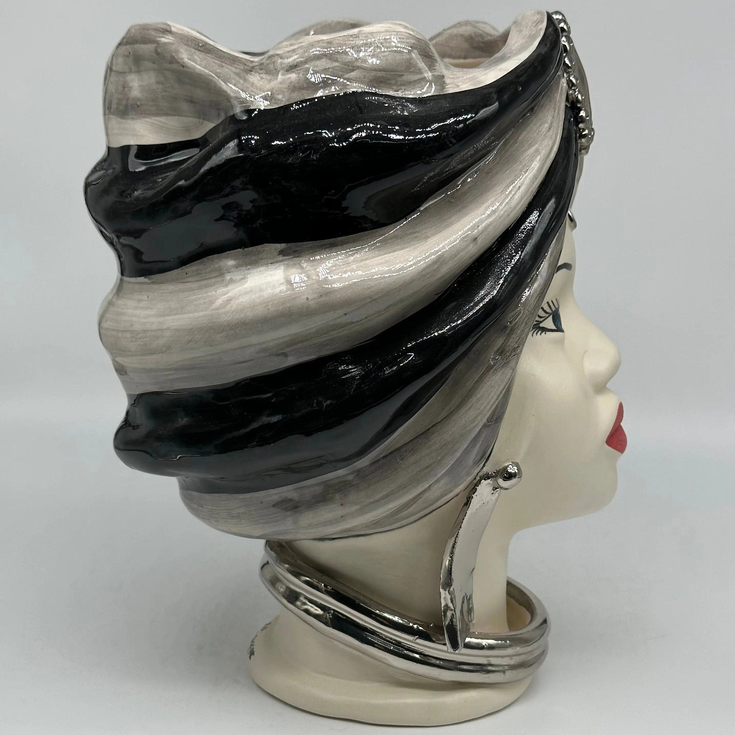 Teste di Moro Atena Ceramica Caltagirone cm H.30 L.23 Artigianale Grigio Nero Platino v.2 DD CERAMICHE SICILIANE
