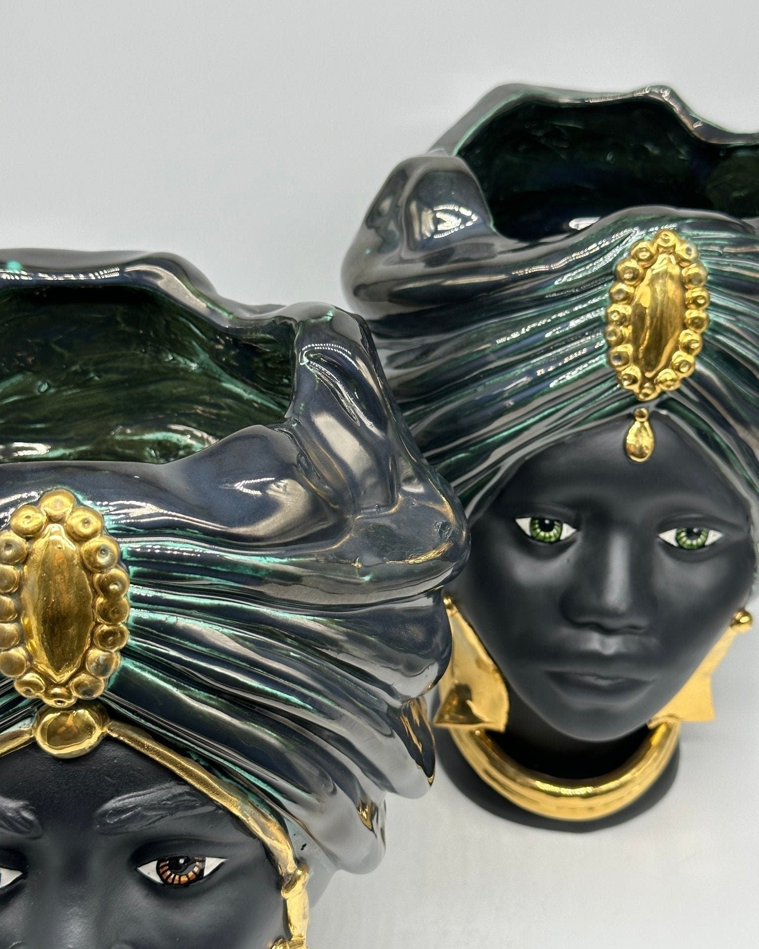 Teste di Moro Atena Ceramica Caltagirone cm H.30 L.23 Artigianale Verde Rame Nero Oro - DD CERAMICHE SICILIANE
