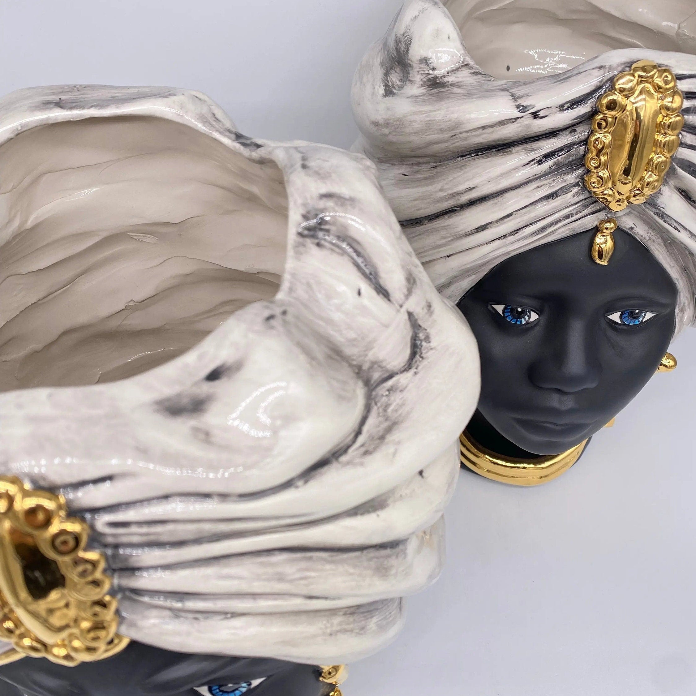 Teste di Moro Atena Ceramica Caltagirone cm H.30 L.23 Artigianale Ghiaccio Nero Oro DD CERAMICHE SICILIANE