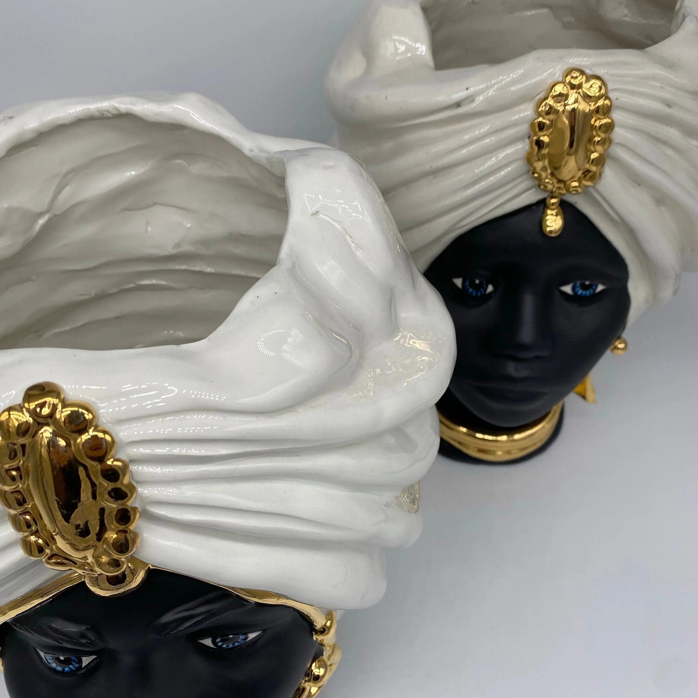 Teste di Moro Atena Ceramica Caltagirone cm H.30 L.23 Artigianale Bianco Nero Oro DD CERAMICHE SICILIANE