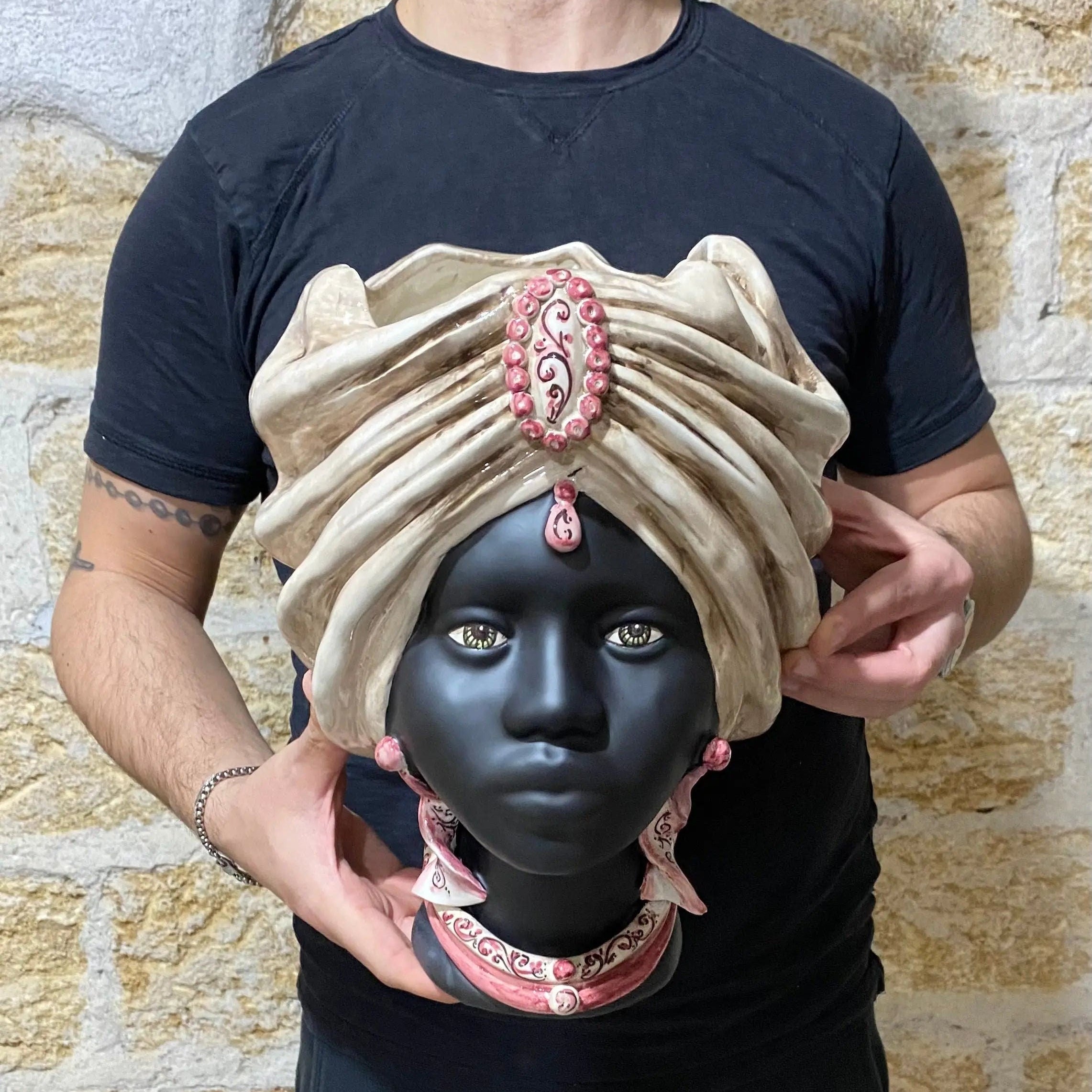 Teste di Moro Atena Ceramica Caltagirone cm H.30 L.23 Artigianale Écru Nero Viola DD CERAMICHE SICILIANE