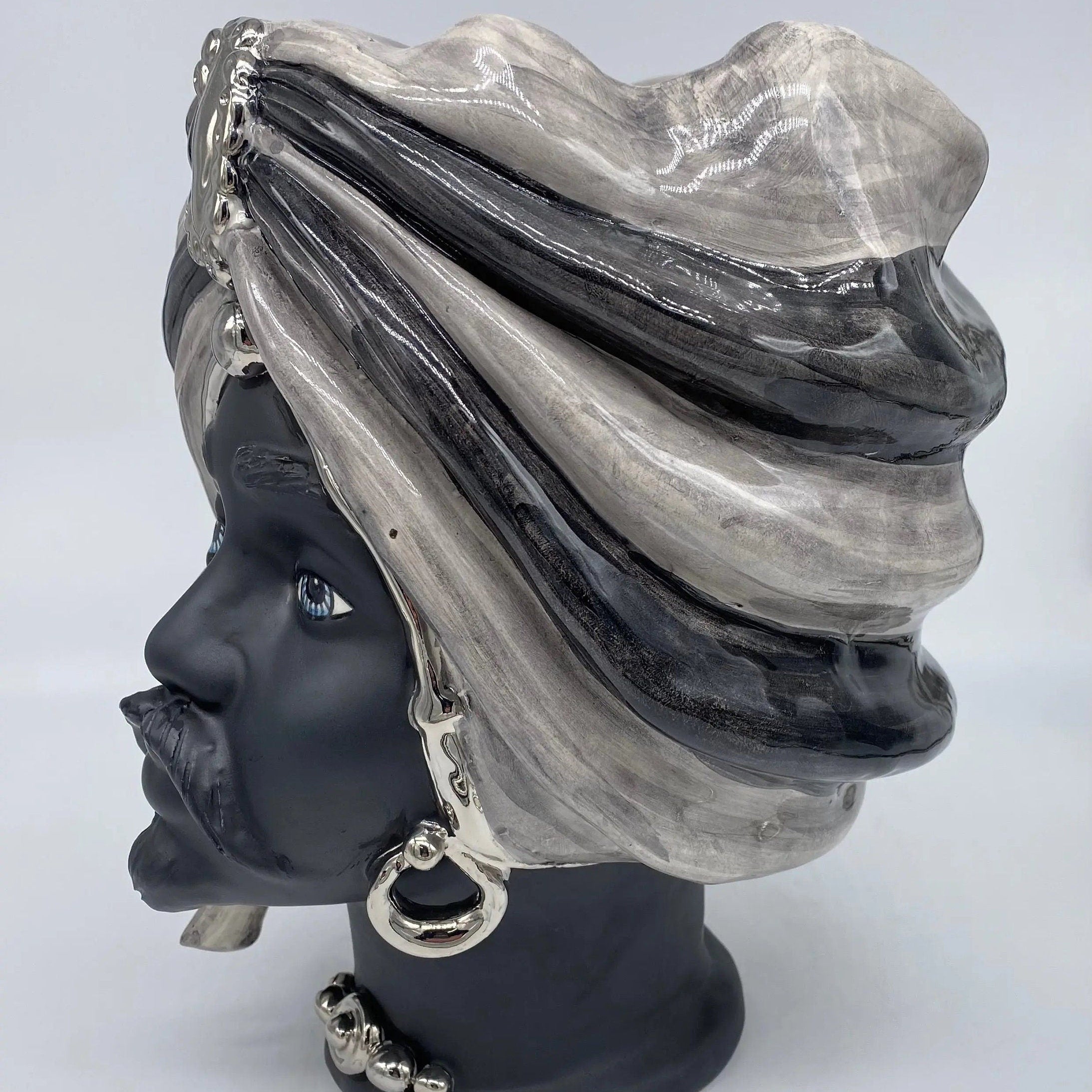 Teste di Moro Atena Ceramica Caltagirone cm H.30 L.23 Artigianale Grigio Nero Platino DD CERAMICHE SICILIANE