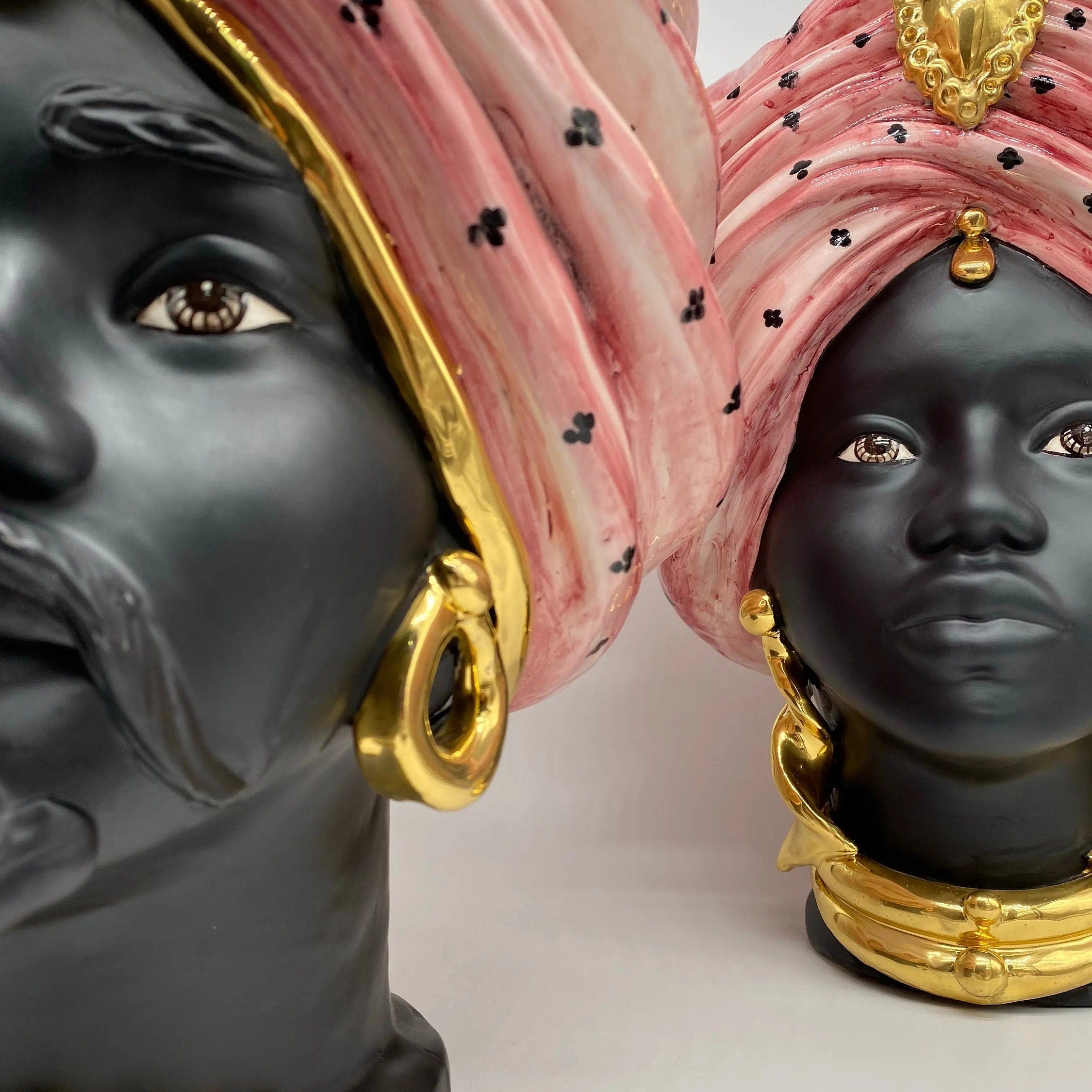 Teste di Moro Atena Ceramica Caltagirone cm H.40 L.28 Artigianale Rosa Pois Nero Oro DD CERAMICHE SICILIANE