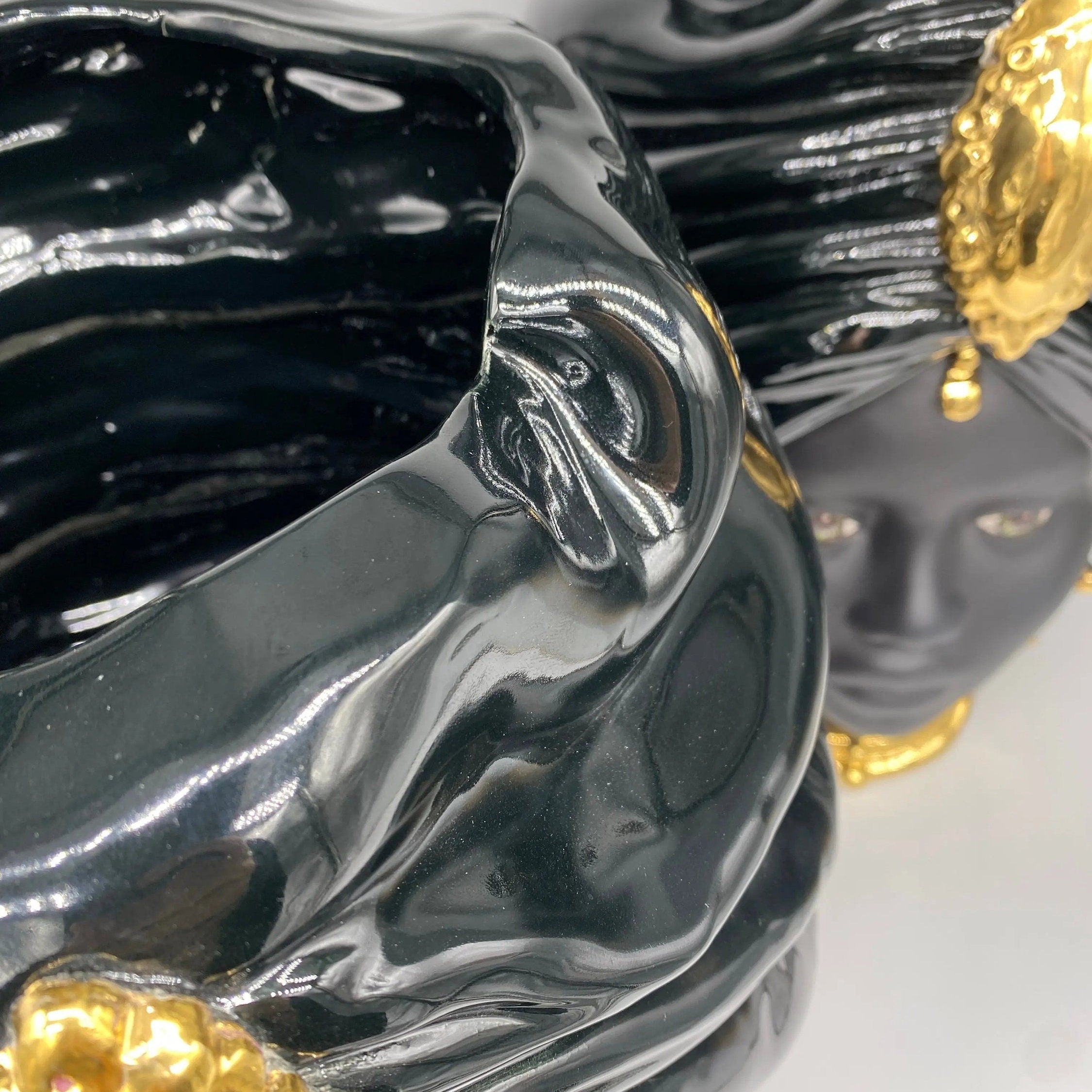 Teste di Moro Atena Ceramica Caltagirone cm H.40 L.28 Artigianale Nero Oro DD CERAMICHE SICILIANE