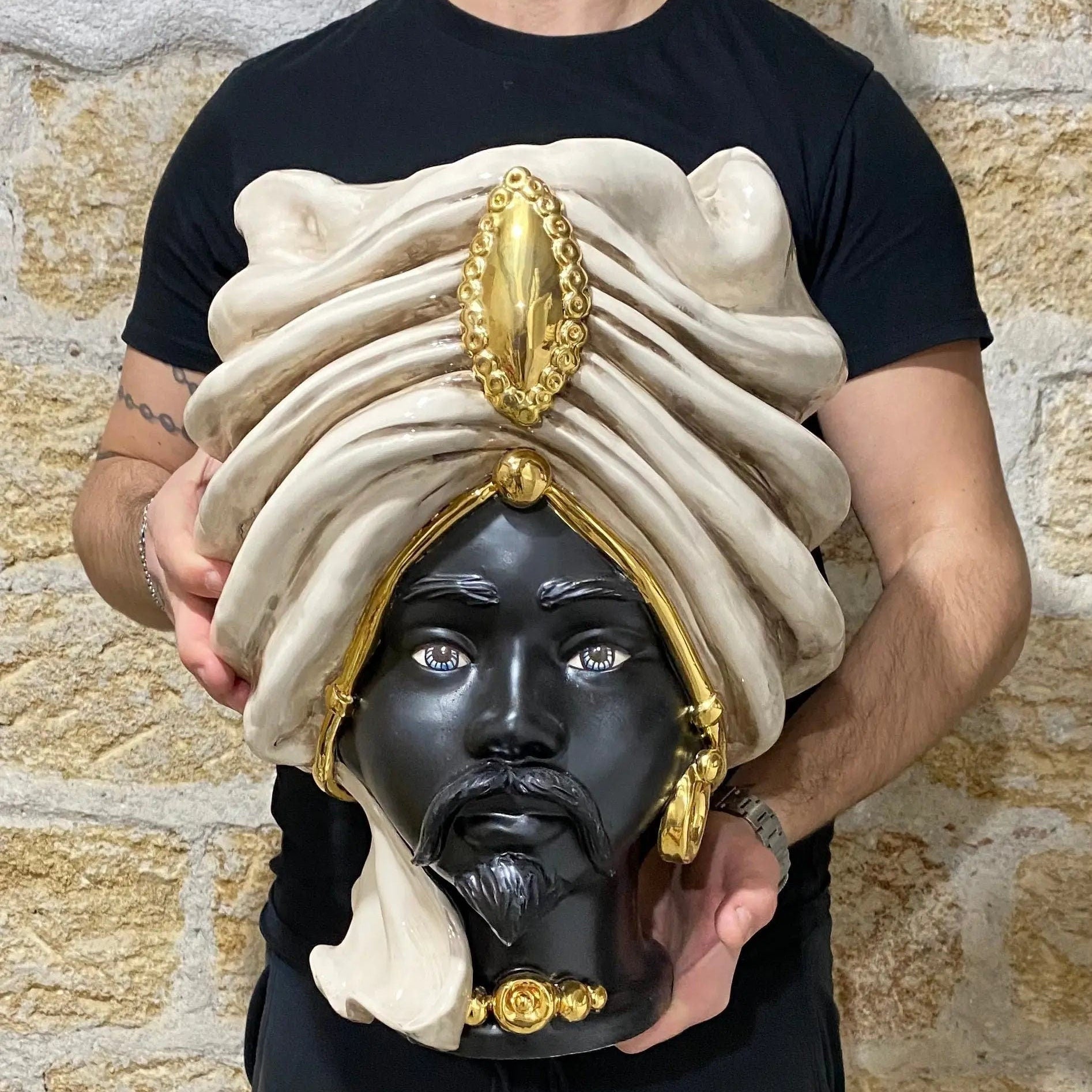 Teste di Moro Atena Ceramica Caltagirone cm H.40 L.28 Artigianale Écru Nero Oro DD CERAMICHE SICILIANE