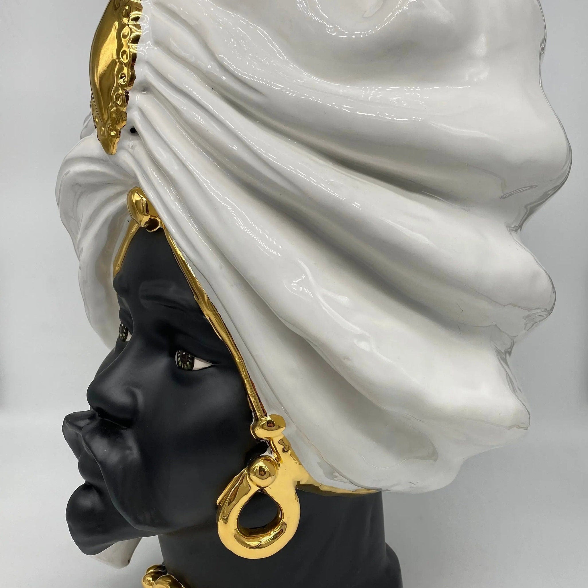 Teste di Moro Atena Ceramica Caltagirone cm H.40 L.28 Artigianale Bianco Nero Oro DD CERAMICHE SICILIANE