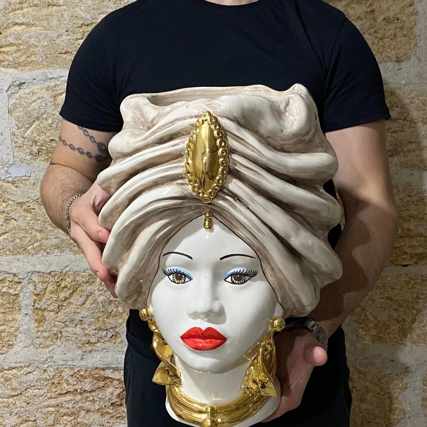 Teste di Moro Atena Ceramica Caltagirone cm H.40 L.28 Artigianale Écru Beige Oro DD CERAMICHE SICILIANE