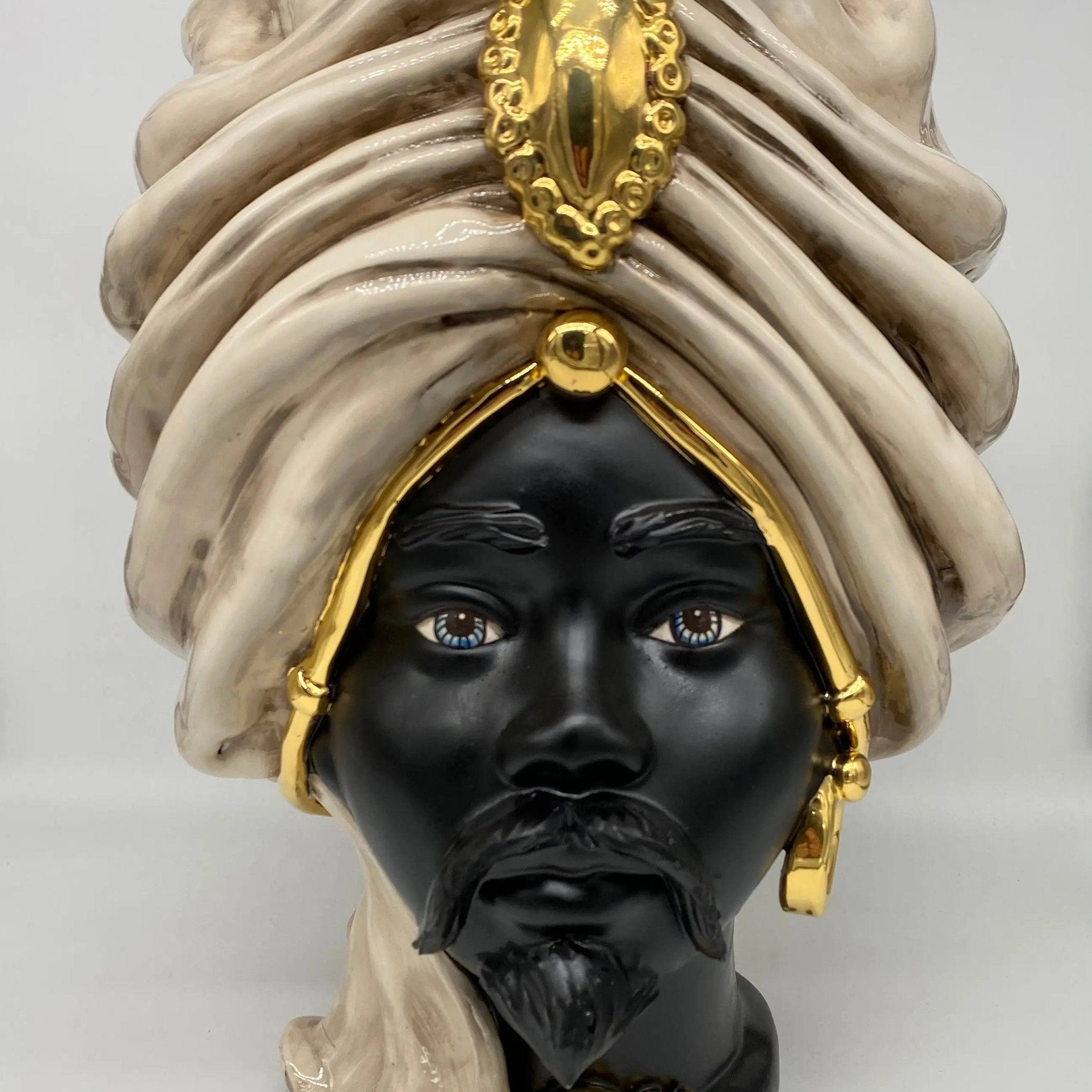 Teste di Moro Atena Ceramica Caltagirone cm H.40 L.28 Artigianale Écru Nero Oro DD CERAMICHE SICILIANE